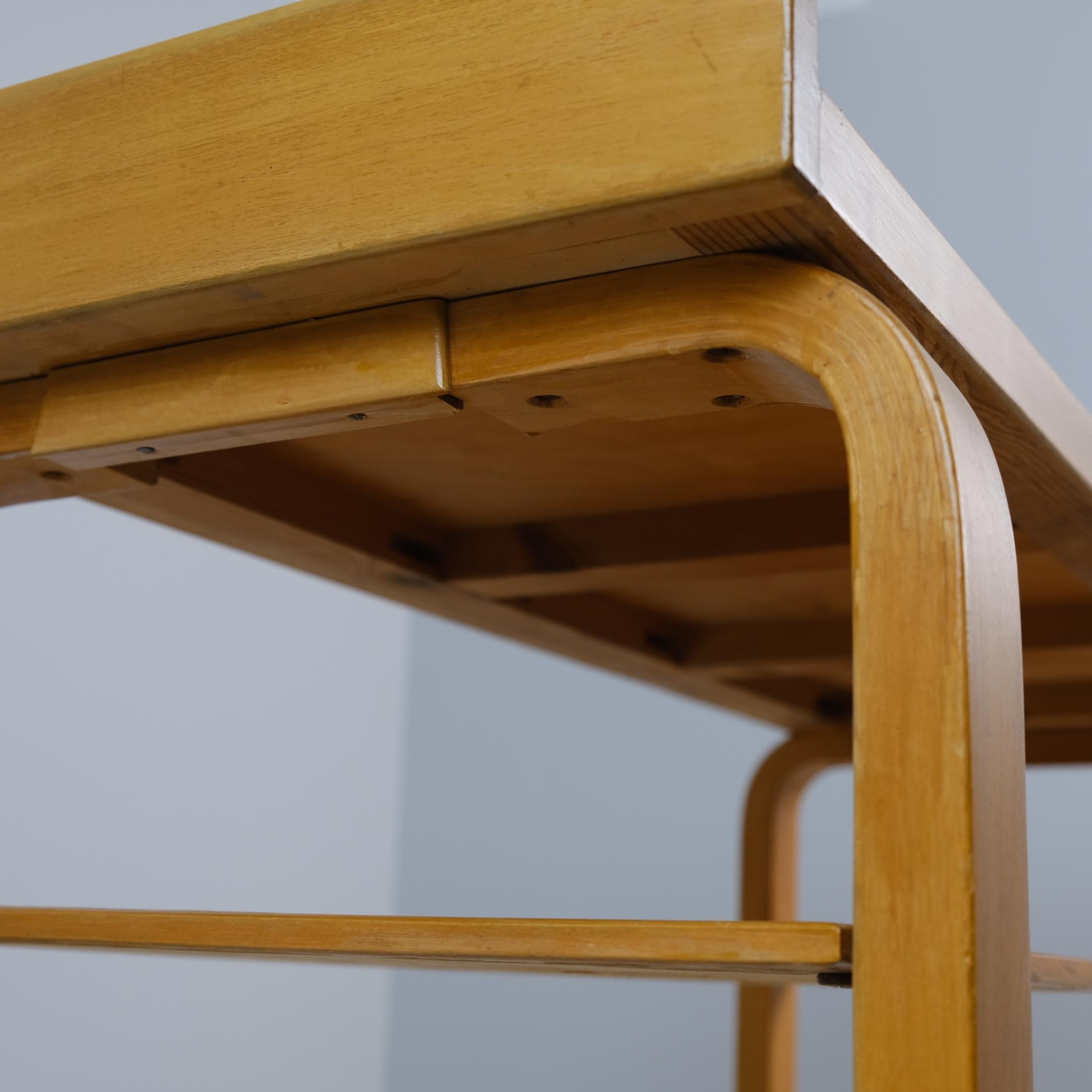 Seltener Aino Aalto Kindermesstisch aus Birke, Collector Item, Artek 1950er Jahre im Angebot 5