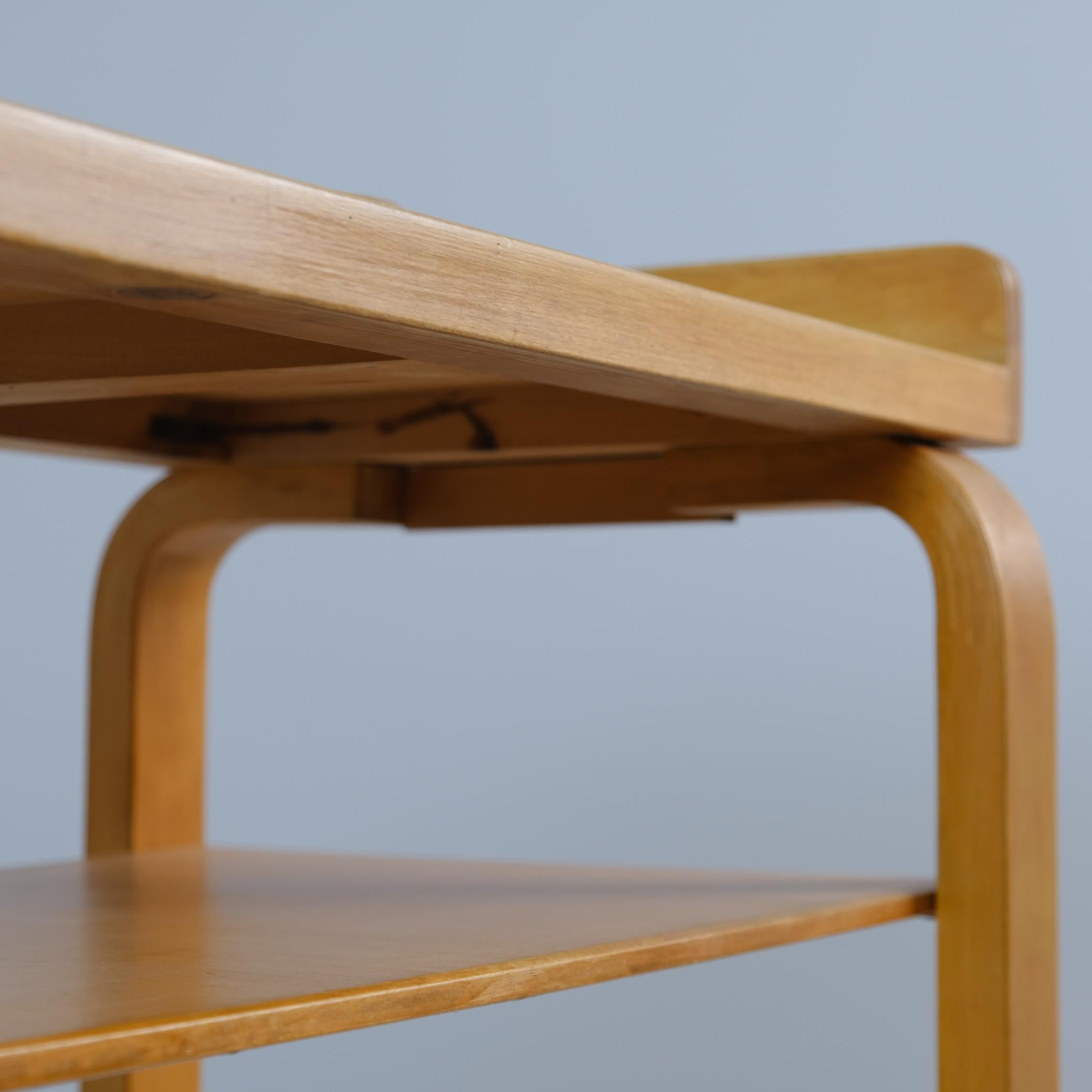 Seltener Aino Aalto Kindermesstisch aus Birke, Collector Item, Artek 1950er Jahre im Angebot 6