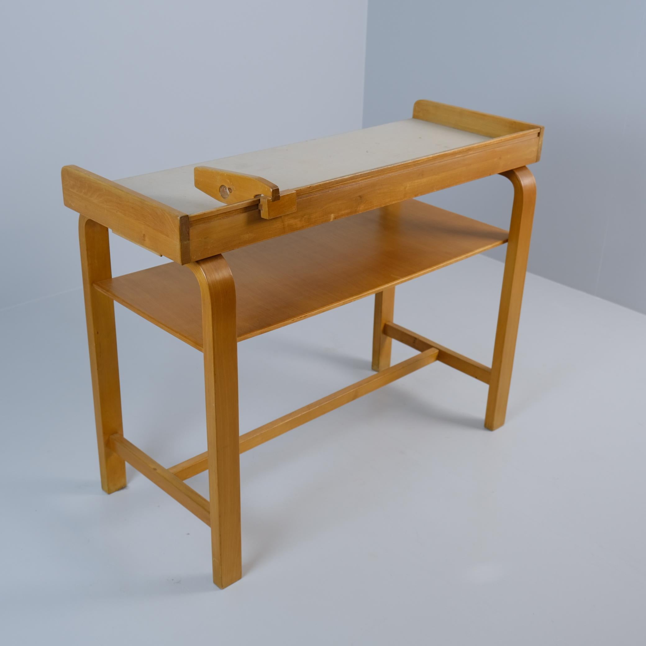 Seltener Aino Aalto Kindermesstisch aus Birke, Collector Item, Artek 1950er Jahre im Angebot 7