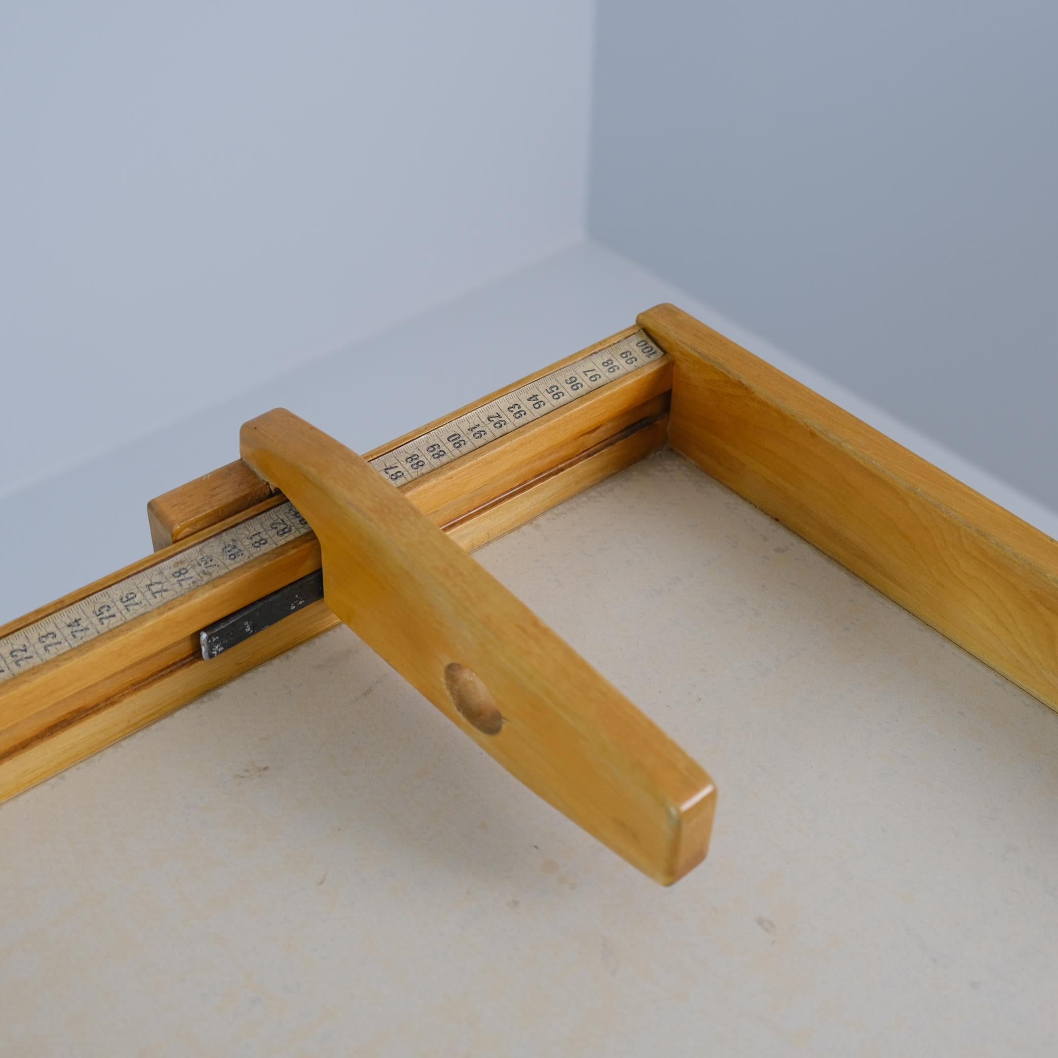 Seltener Aino Aalto Kindermesstisch aus Birke, Collector Item, Artek 1950er Jahre im Zustand „Gut“ im Angebot in Helsinki, FI