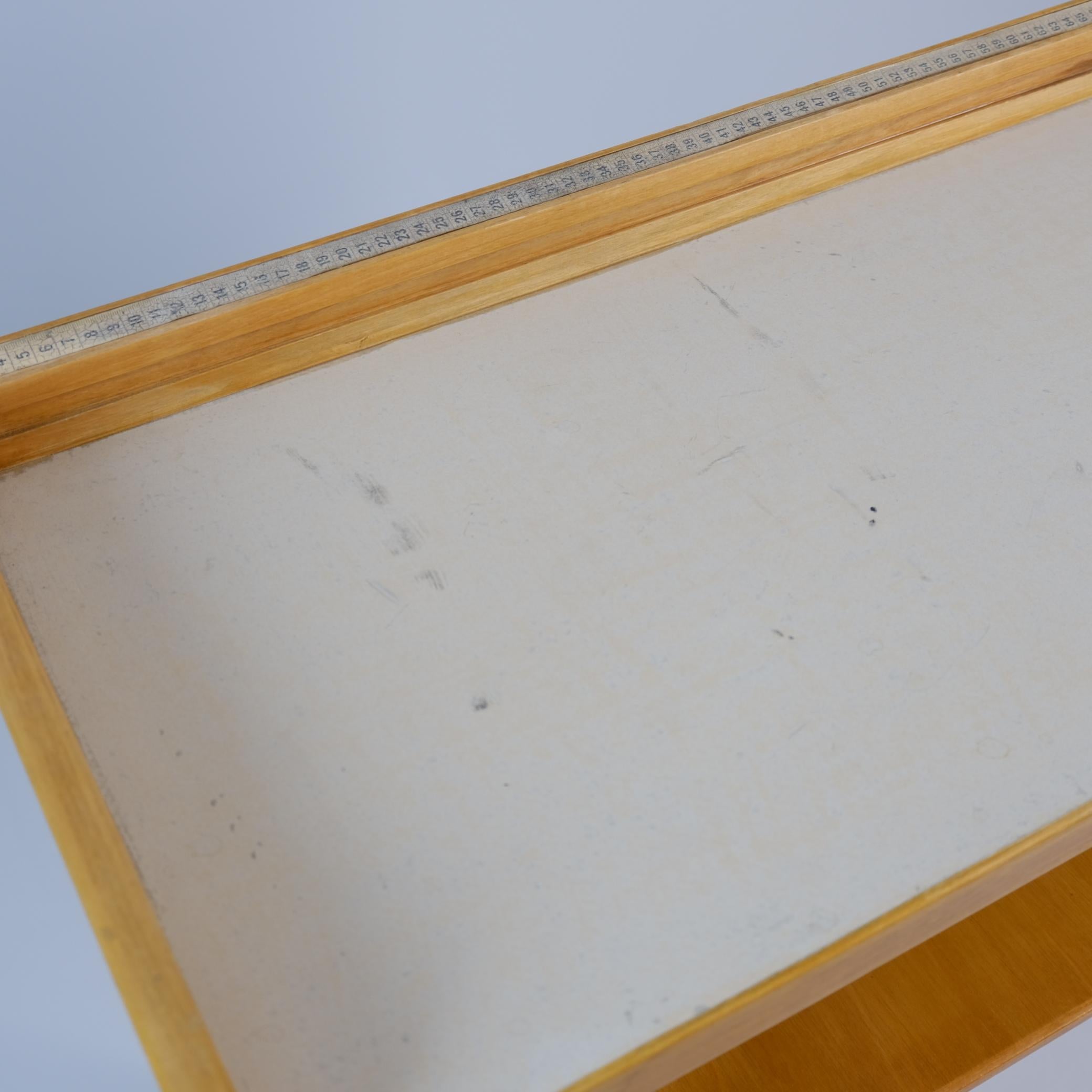 Seltener Aino Aalto Kindermesstisch aus Birke, Collector Item, Artek 1950er Jahre im Angebot 1