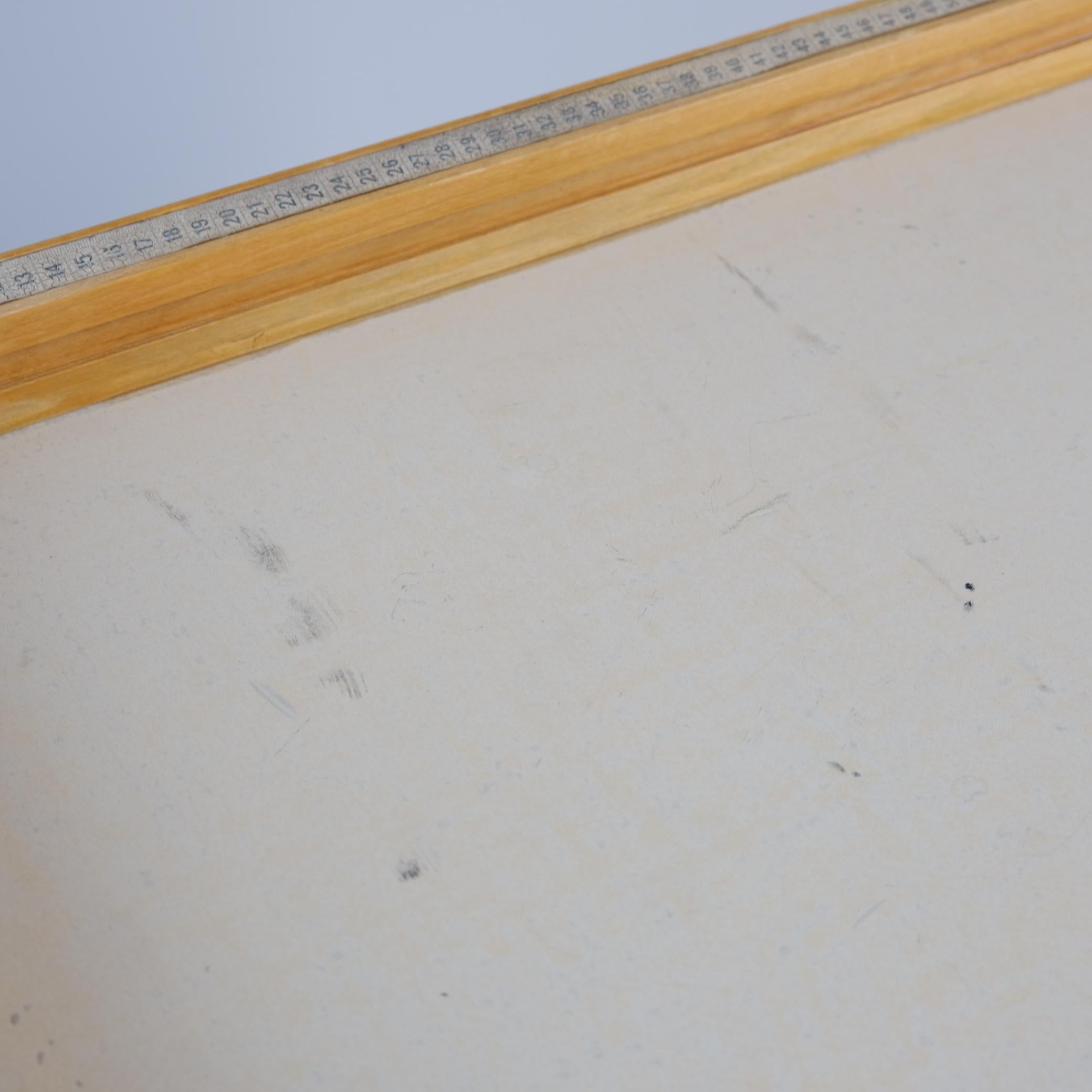 Seltener Aino Aalto Kindermesstisch aus Birke, Collector Item, Artek 1950er Jahre im Angebot 2