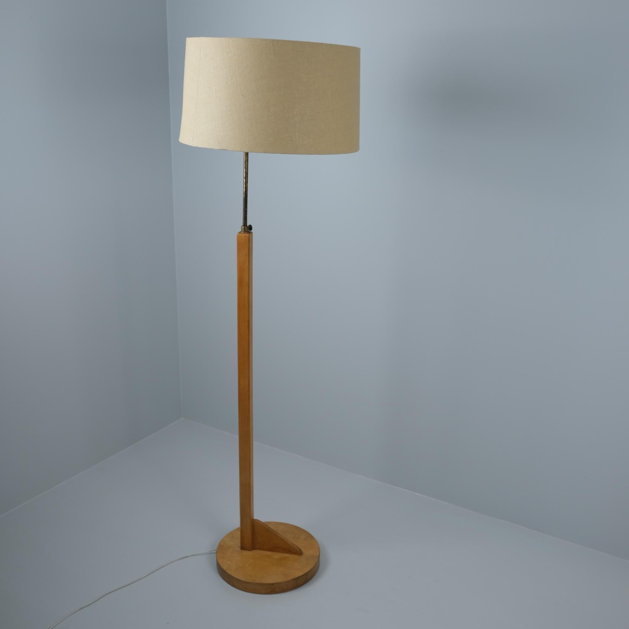 Rara lámpara de pie Aino Aalto Modelo 806A de abedul y lino, Taito Oy Años 30 en venta 4