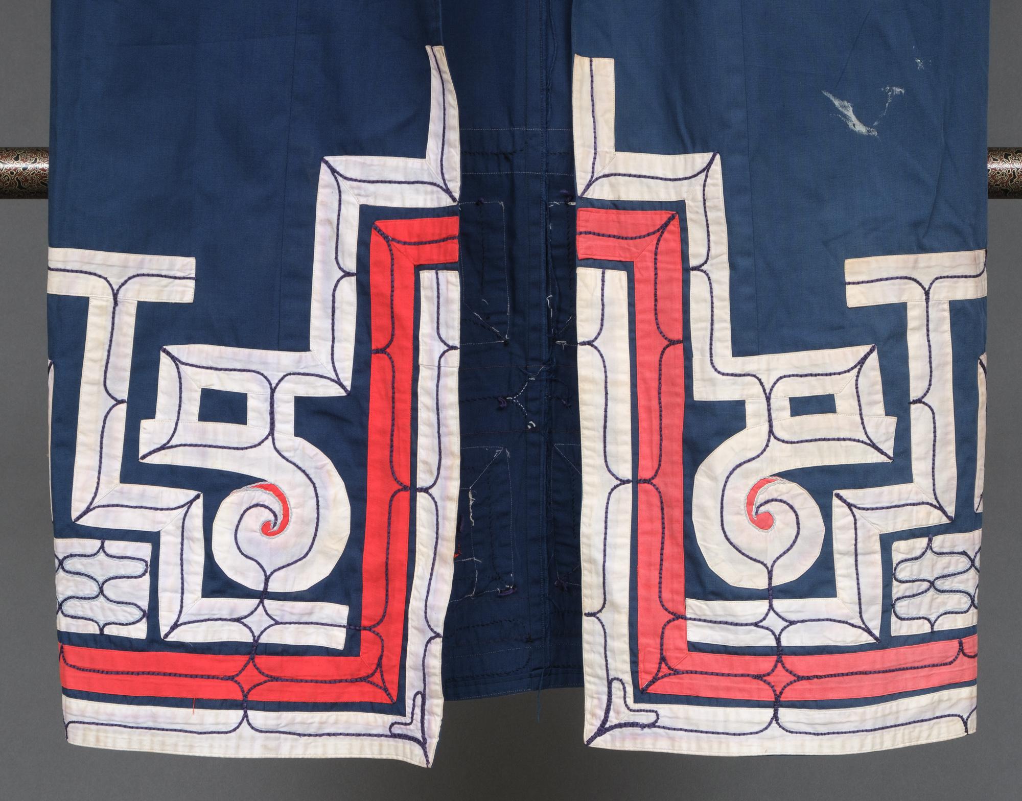 Rare Ainu Navy Cotton Robe Featuring Wide Appliquéd Geometric Bands, Japan For Sale 8