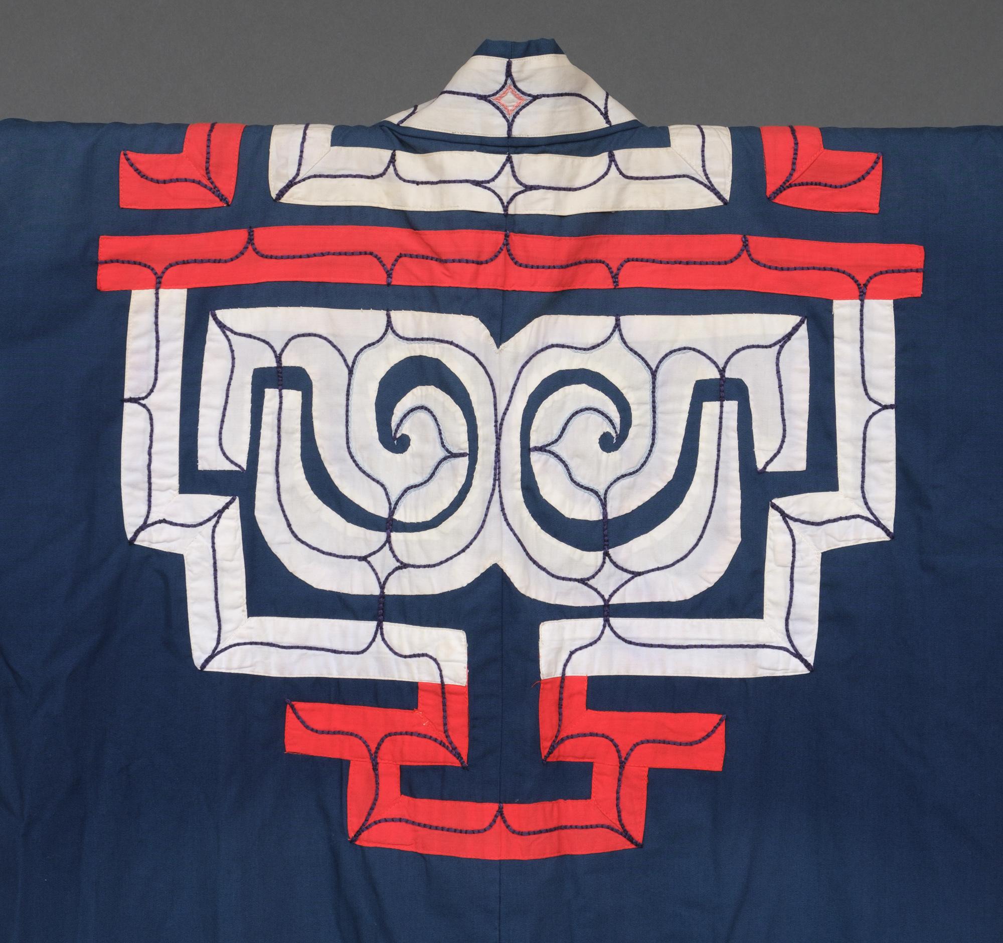 Hand-Carved Rare Ainu Navy Cotton Robe Featuring Wide Appliquéd Geometric Bands, Japan For Sale