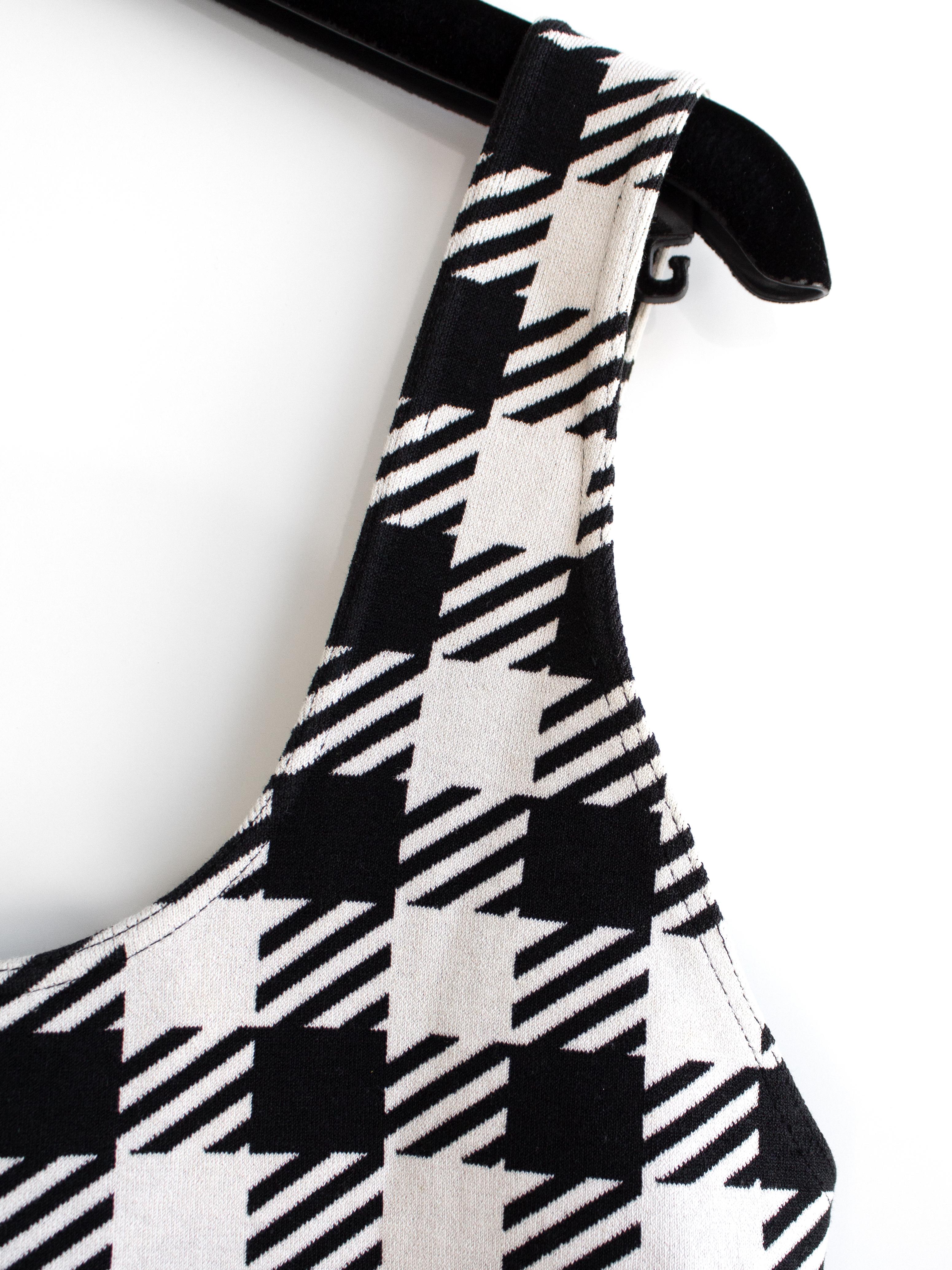 Rare Alaia Vintage S/S 1991 Tati Black White Houndstooth Print Mini Dress For Sale 4