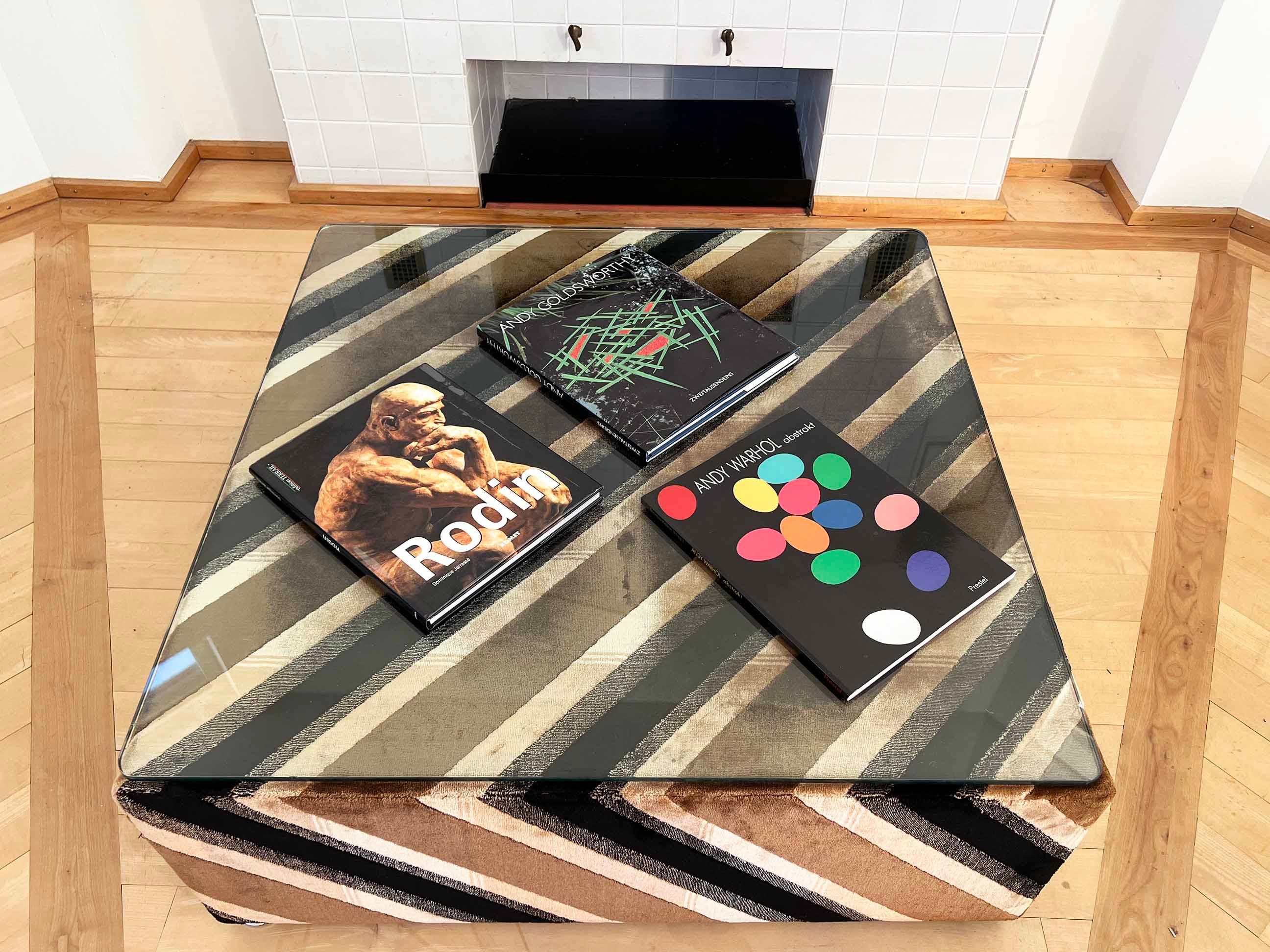 RARO Alberto Rosselli Geometric Coffee Cocktail Table Velvet Saporiti Italy 70s en venta 2