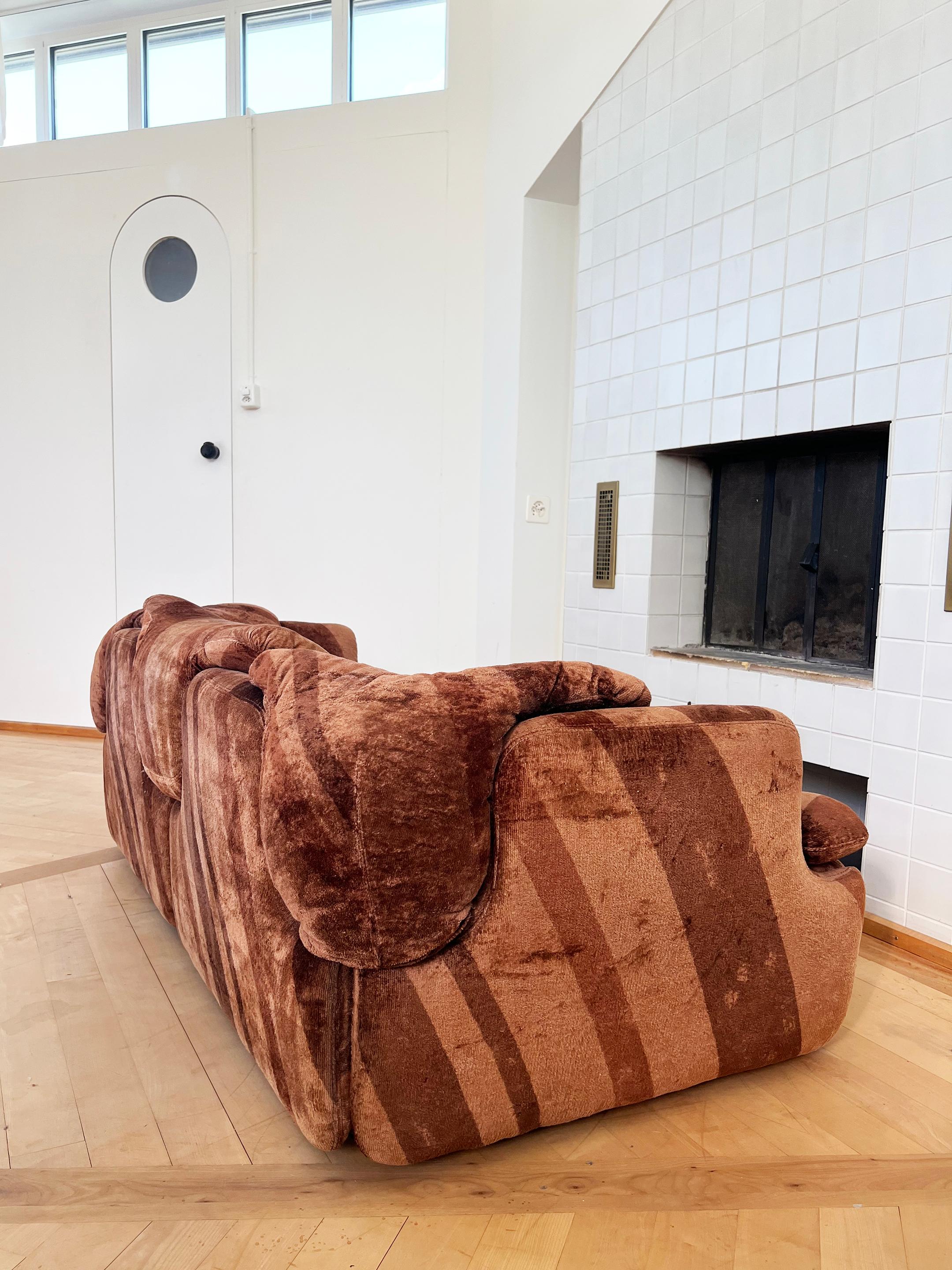 SELTENes Alberto Rosselli-Sofa mit zwei Etagen für Saporiti „Confidential“, Italien, 1970er Jahre (Ende des 20. Jahrhunderts) im Angebot