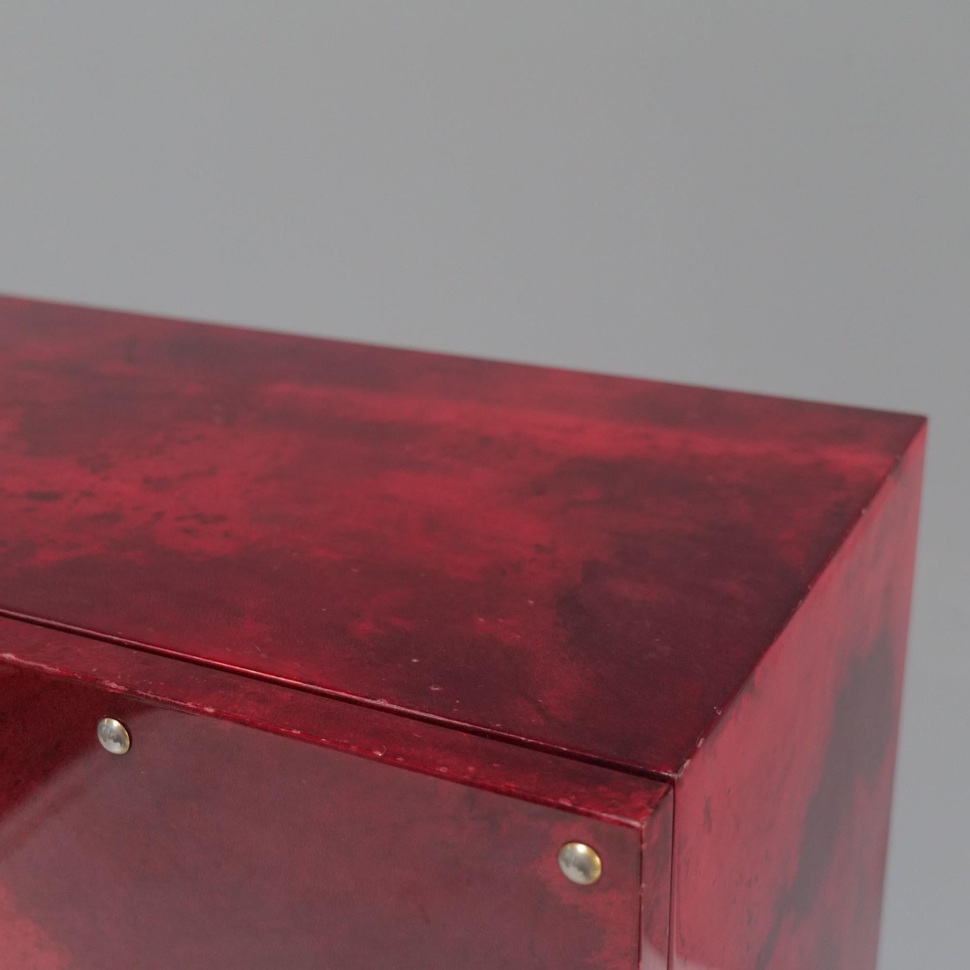 Raro mueble bar Aldo Tura con Parchemin rojo en venta 1