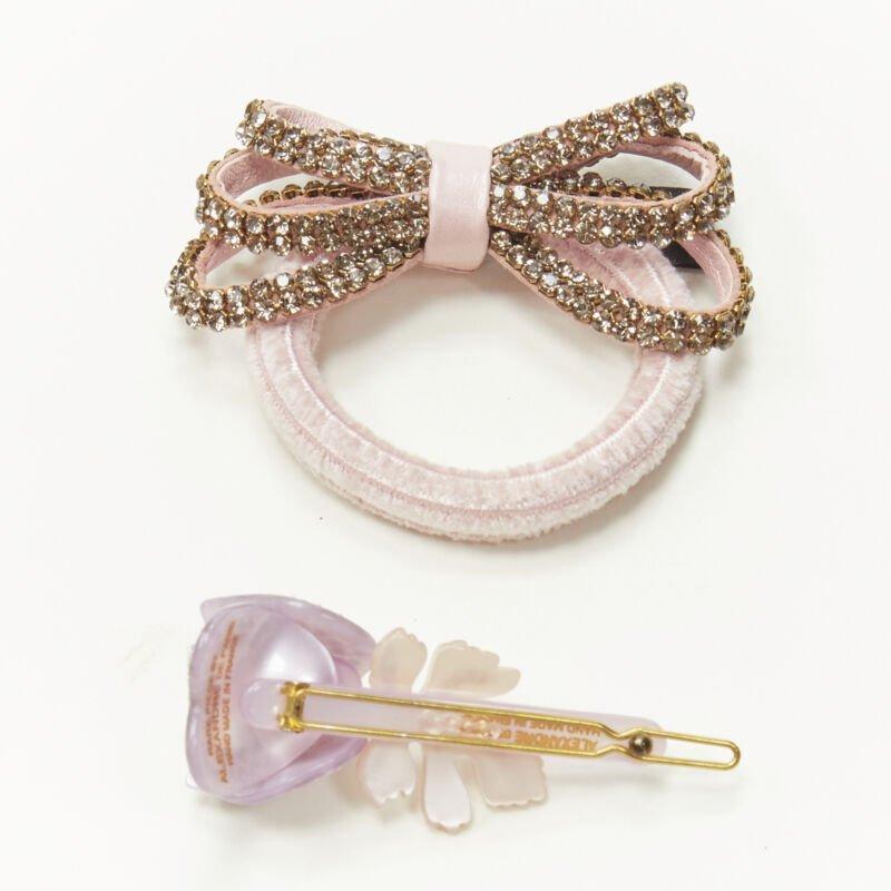 rare ALEXANDER DE PARIS Alexander Zouari purple pink crystal rose pin bow tie
Reference: ANWU/A00215
Brand: Alexandre Zouari
Designer: Alexandre Zouari
Material: Acrylic
Color: Pink, Purple
Pattern: Solid
Extra Details: Rare piece by Alexandre De