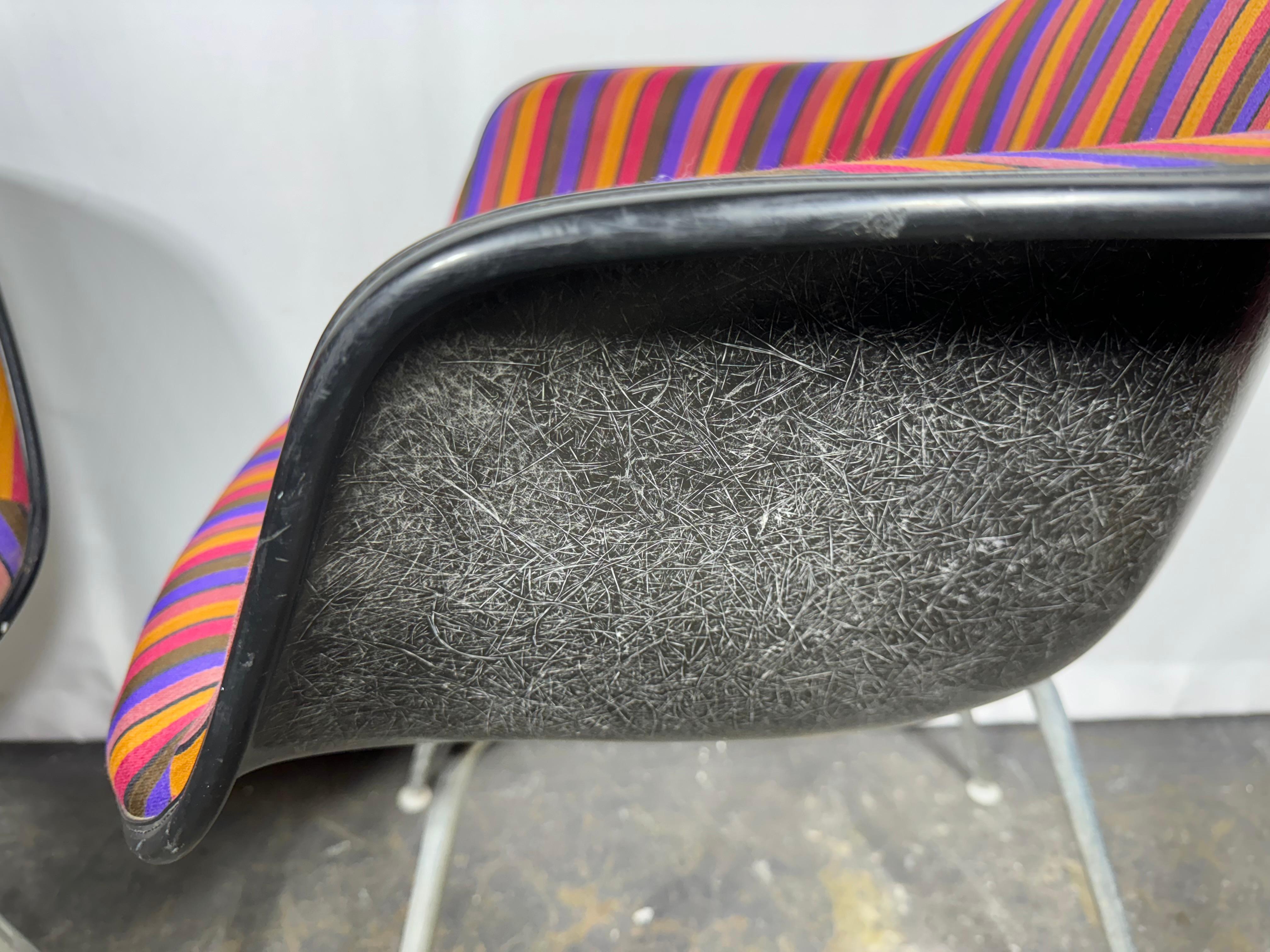 American Rare Alexander Girard Fabric Herman Miller Eames Black Fiberglass Arm Shell For Sale