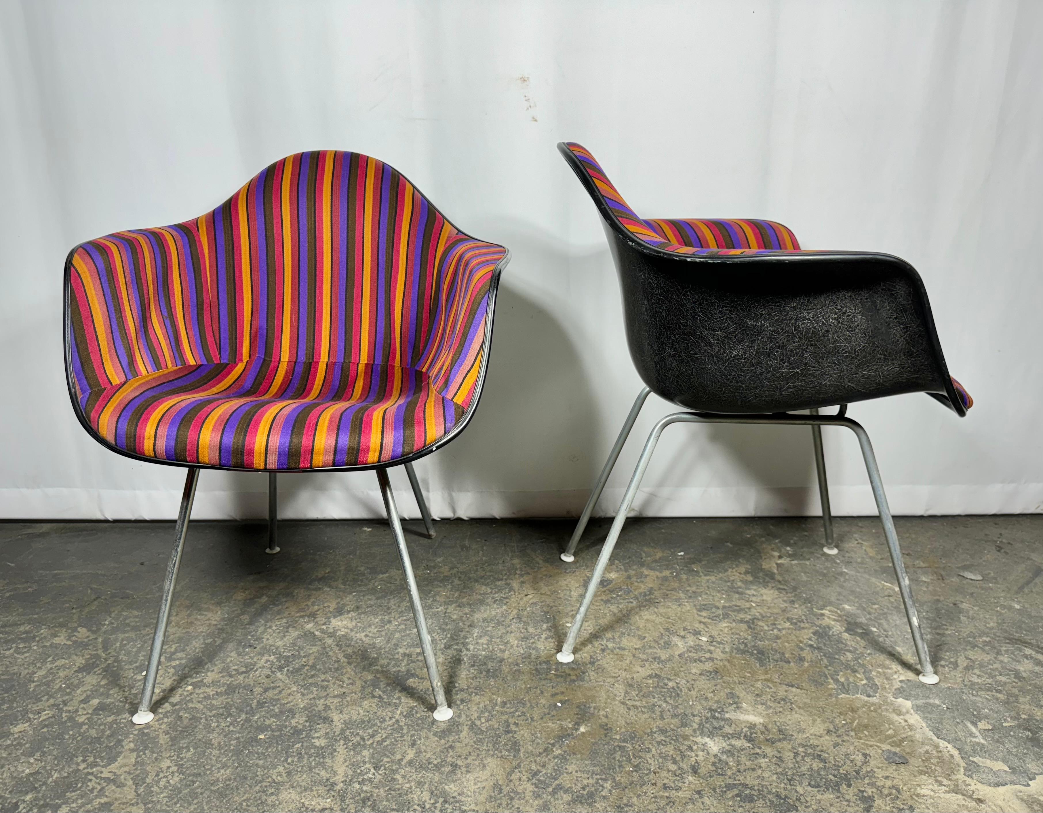 Rare Alexander Girard Fabric Herman Miller Eames Black Fiberglass Arm Shell For Sale 2
