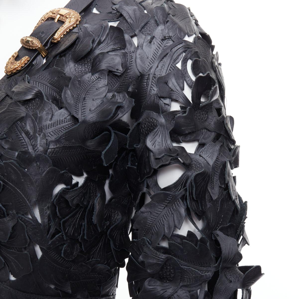rare ALEXANDER MCQUEEN 2011 Runway black floral laser cut cropped leather jacket IT40 S
Reference: MAEA/A00006
Brand: Alexander McQueen
Designer: Sarah Burton
Collection: Spring Summer 2011 Look 15 - Runway
As seen on: Lindsey Hoover
Material: