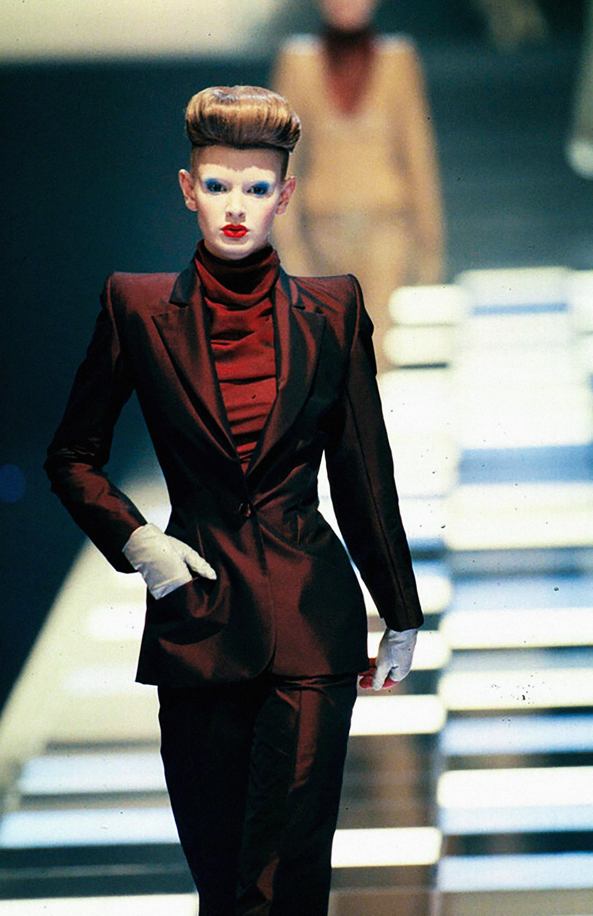 Rare Alexander McQueen for Givenchy Couture FW 1998 The Bladerunner Jacket In Good Condition For Sale In Berlin, BE
