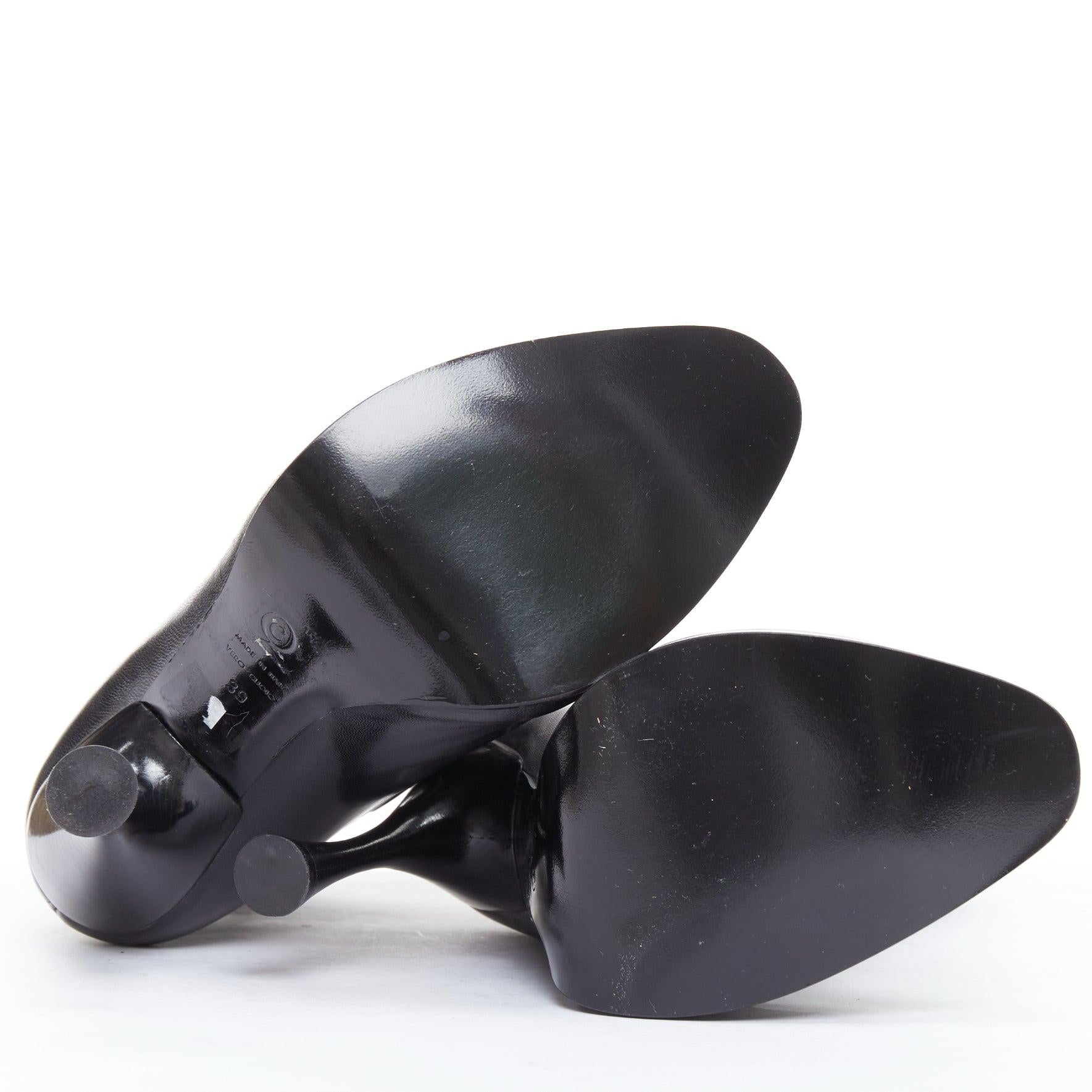 raro Alexander McQueen nero con borchie e rocchetto pirata, stivaletti EU39 in vendita 6
