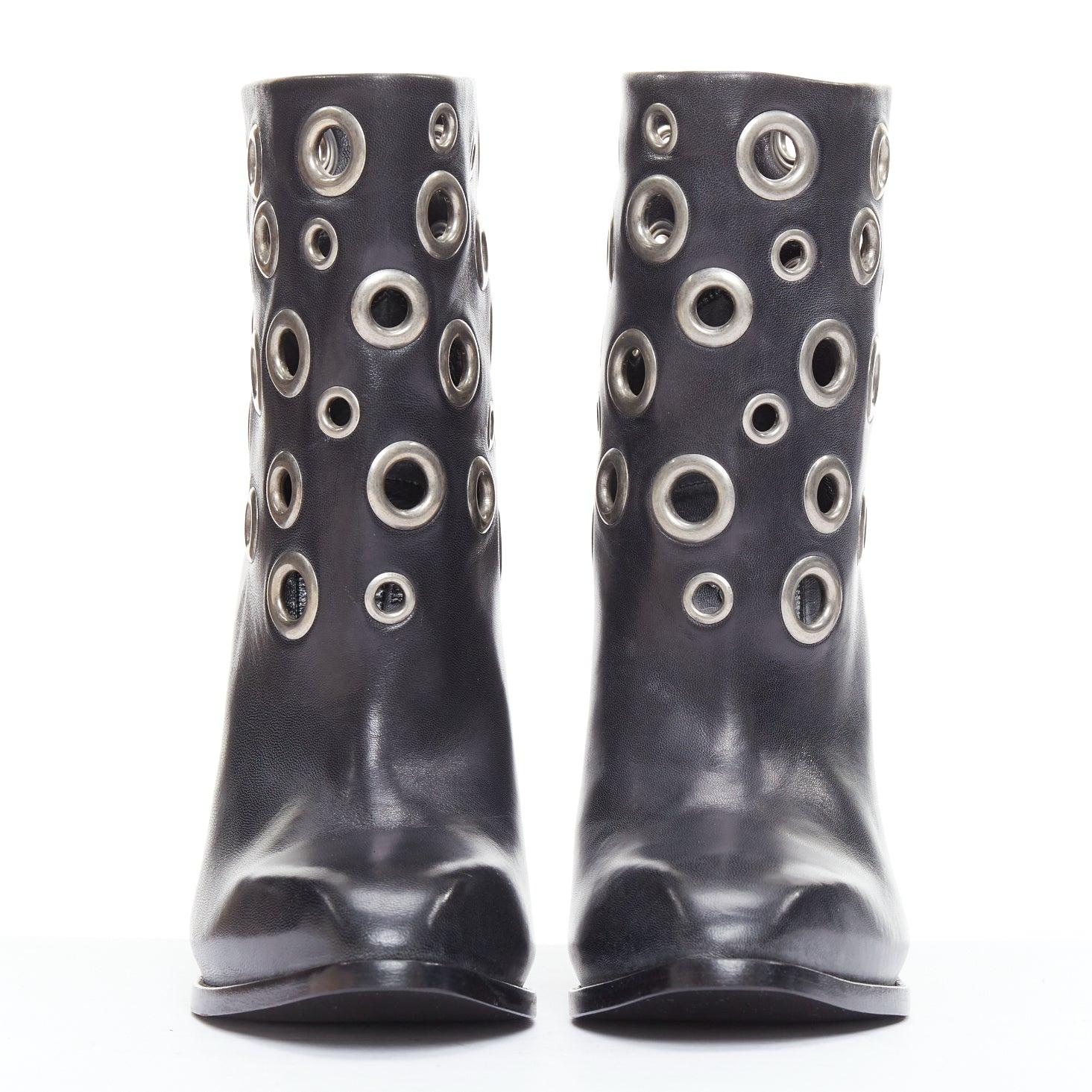 Nero raro Alexander McQueen nero con borchie e rocchetto pirata, stivaletti EU39 in vendita