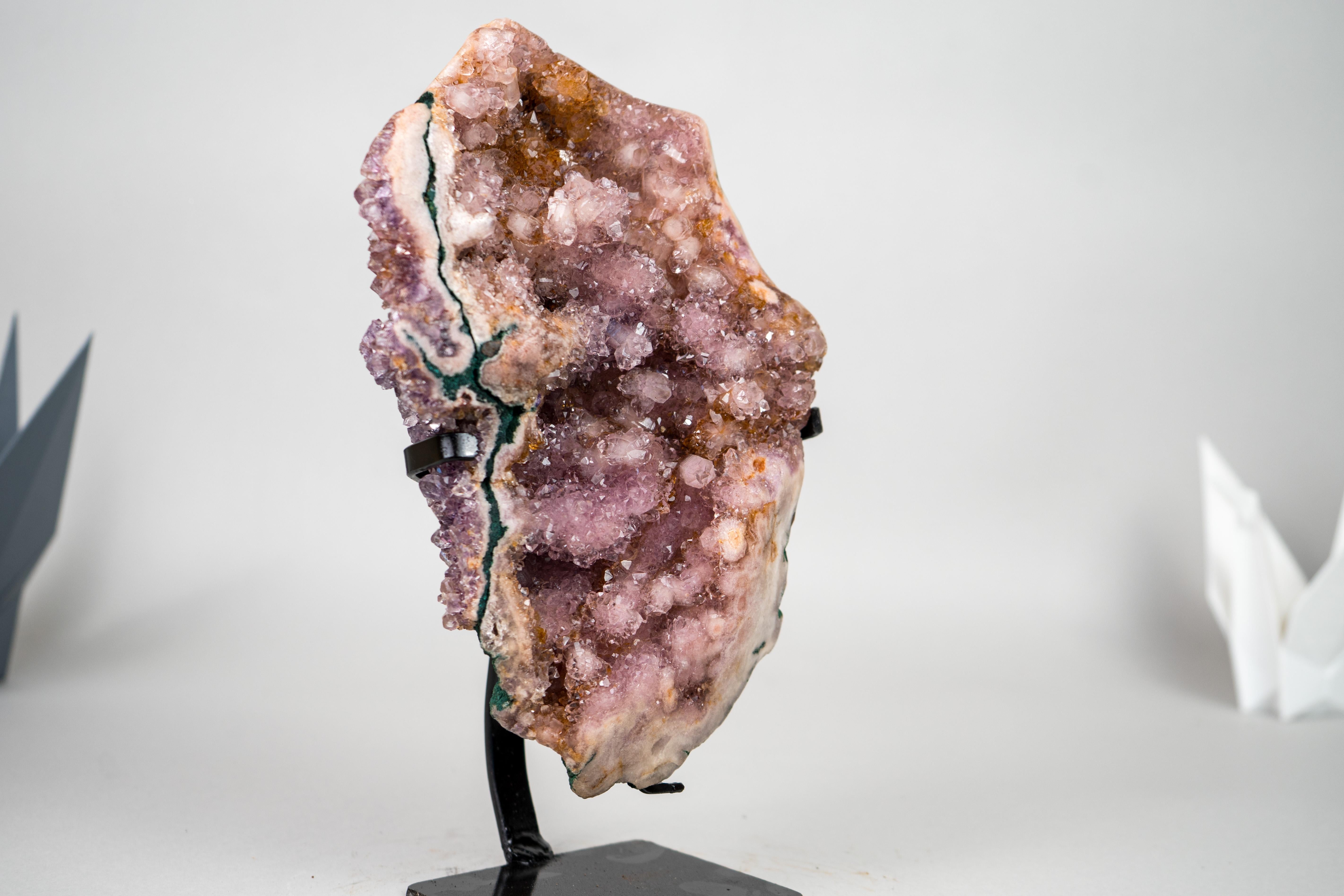 Raro espécimen de amatista rosa totalmente natural con druzy rosa, lavanda y naranja Brasileño en venta