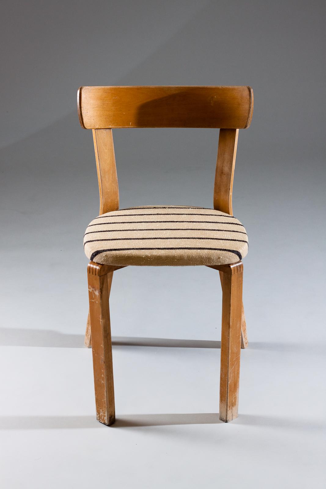 Rare chaise 69 à pied de guerre Alvar Aalto 1940 Bon état - En vente à Turku, Varsinais-Suomi