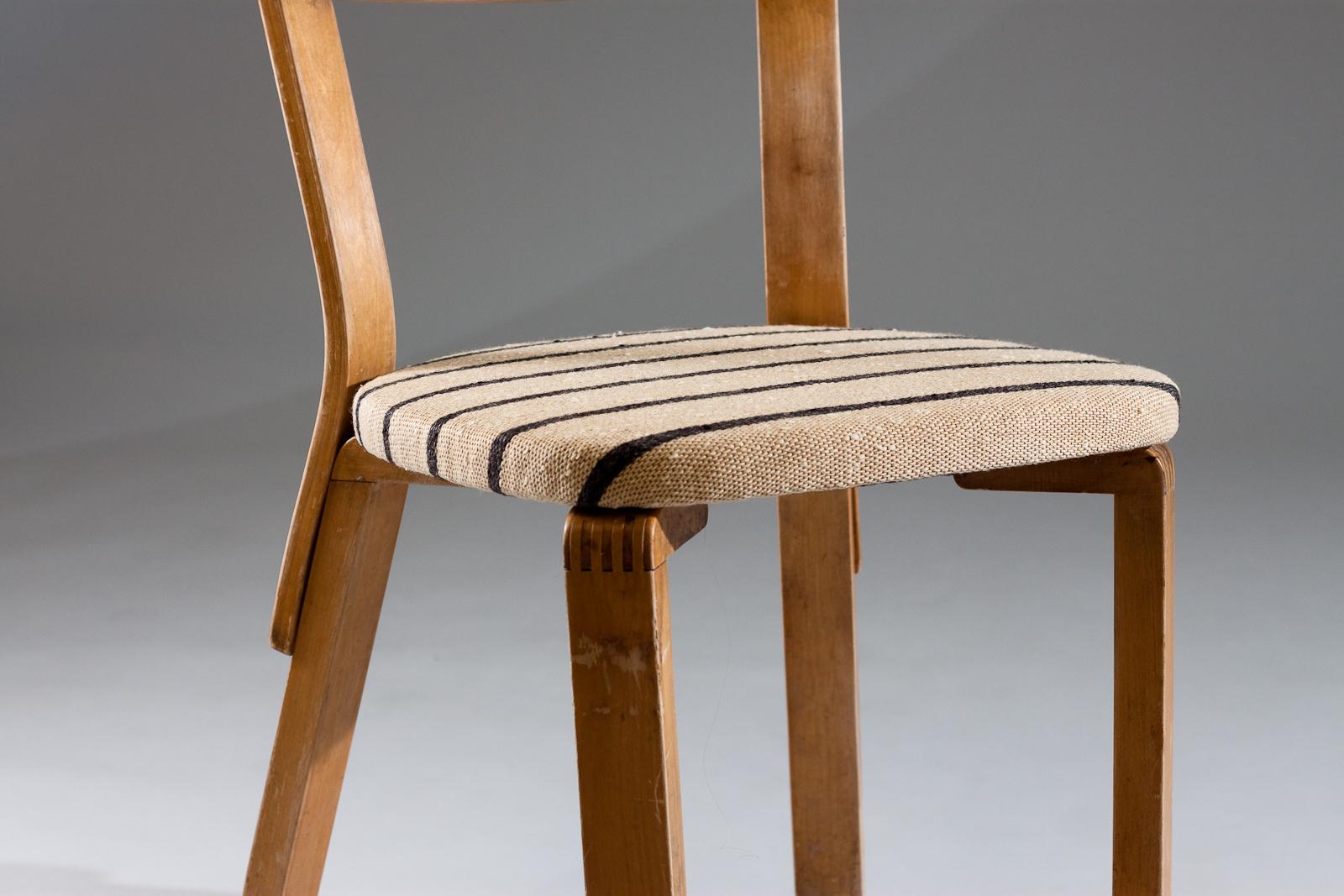 Milieu du XXe siècle Rare chaise 69 à pied de guerre Alvar Aalto 1940 en vente