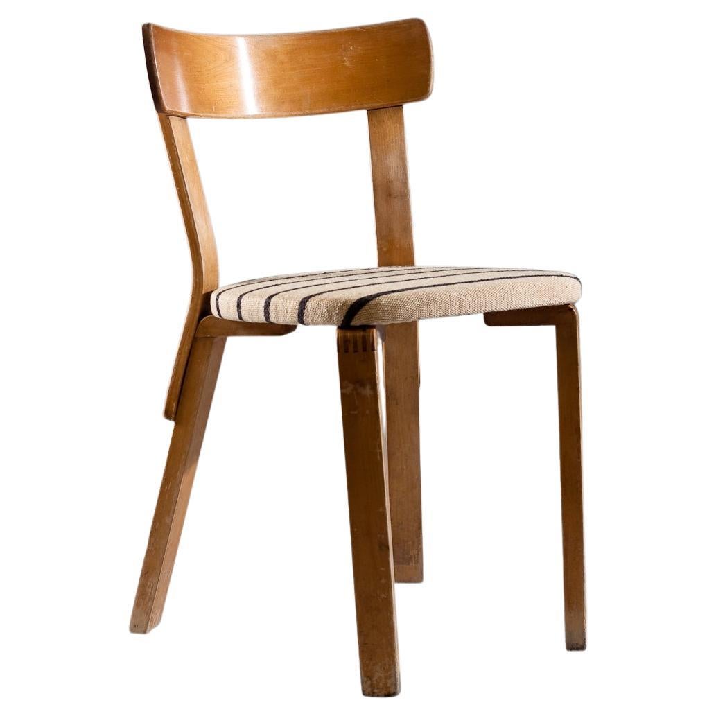 Rare chaise 69 à pied de guerre Alvar Aalto 1940 en vente