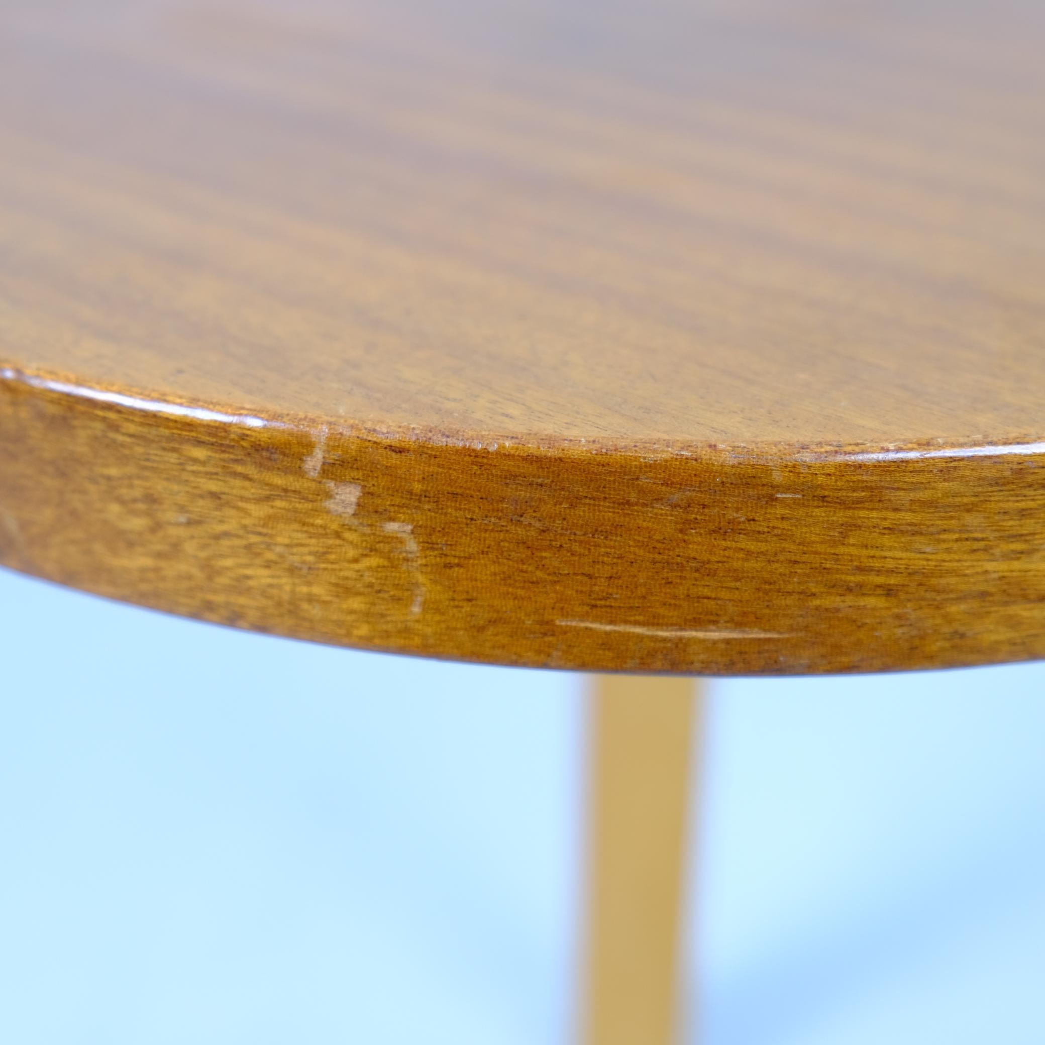 Milieu du XXe siècle Rare Alvar Aalto 3-legged Stool Model 60 In Birch & Teak, Artek 1950s en vente
