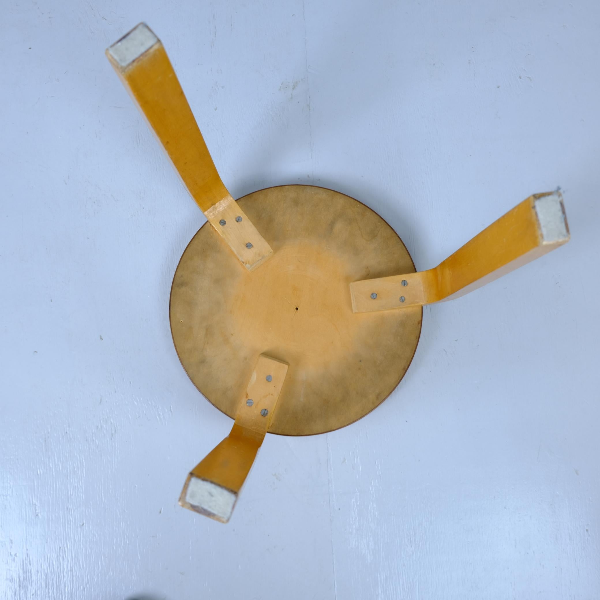 Rare Alvar Aalto 3-legged Stool Model 60 In Birch & Teak, Artek 1950s en vente 1