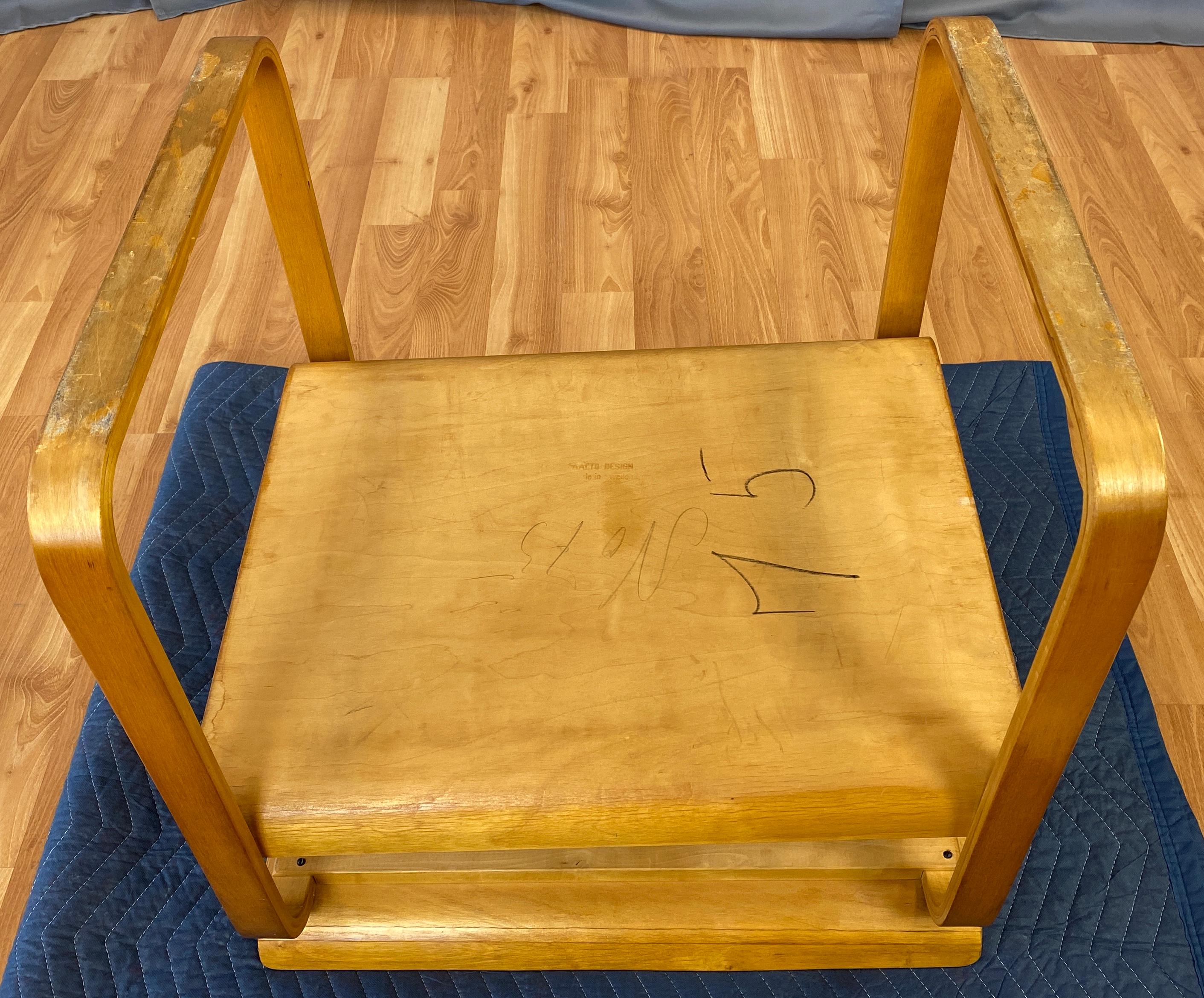 Rare Alvar Aalto 75 Side Table for the Sanatorium, Paimio, Finland 6