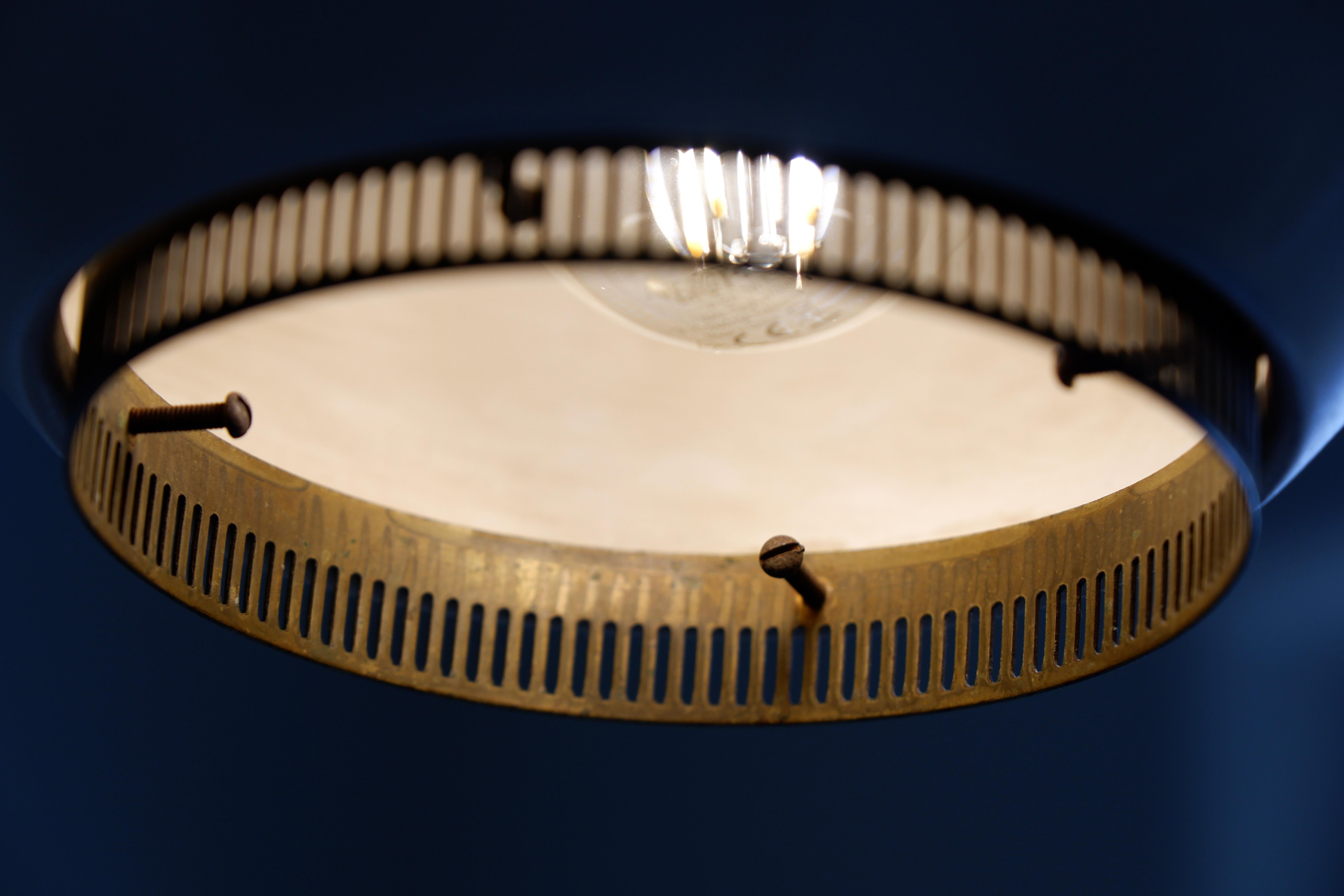 Ottone Rara lampada da soffitto di Alvar Aalto modello A334 per Valaistustyö, circa 1950. in vendita