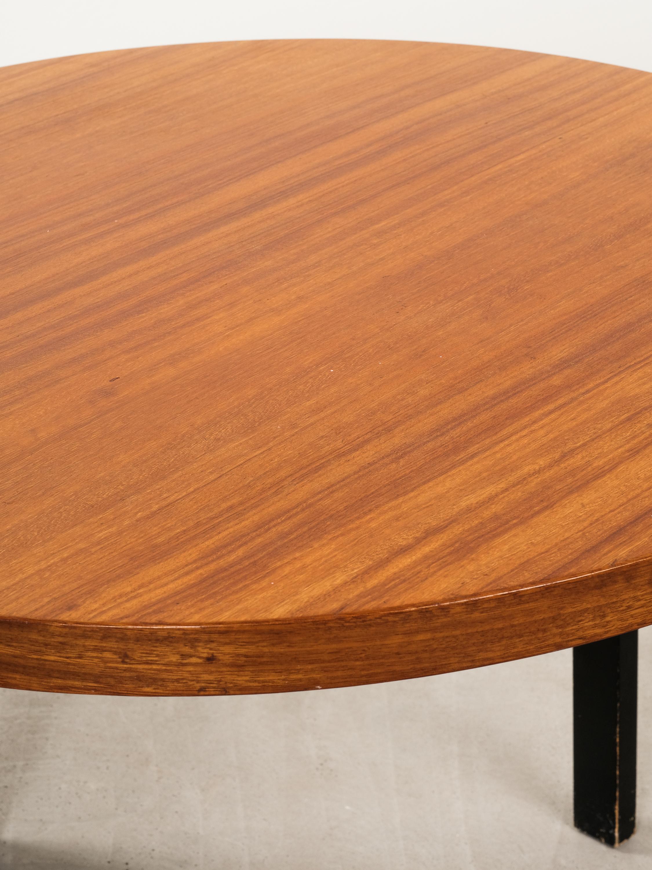 Rare Alvar Aalto Model 90 A Round Dining Room Table for Artek, 1950s For Sale 3