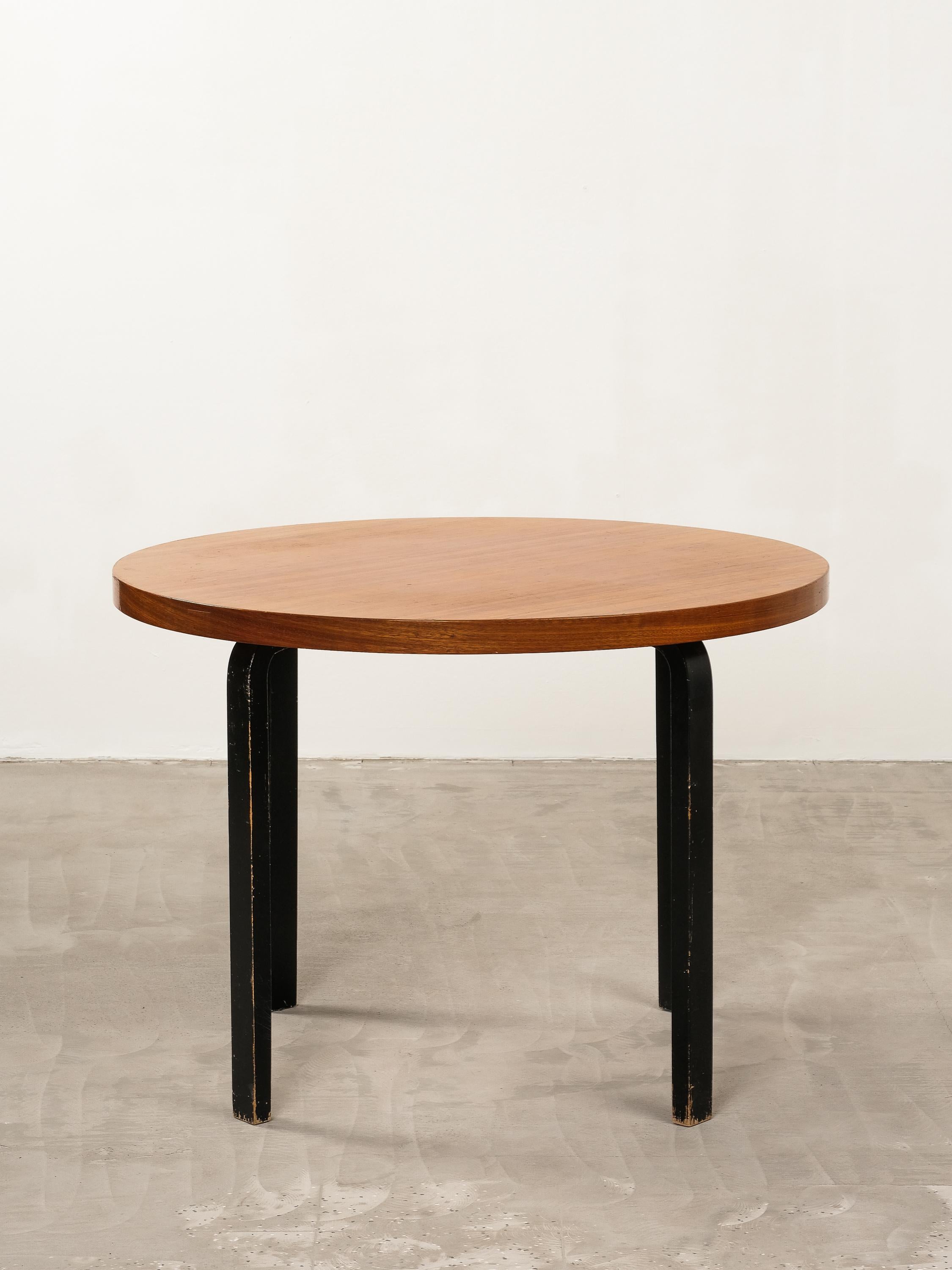 Rare Alvar Aalto Model 90 A Round Dining Room Table for Artek, 1950s For Sale 4
