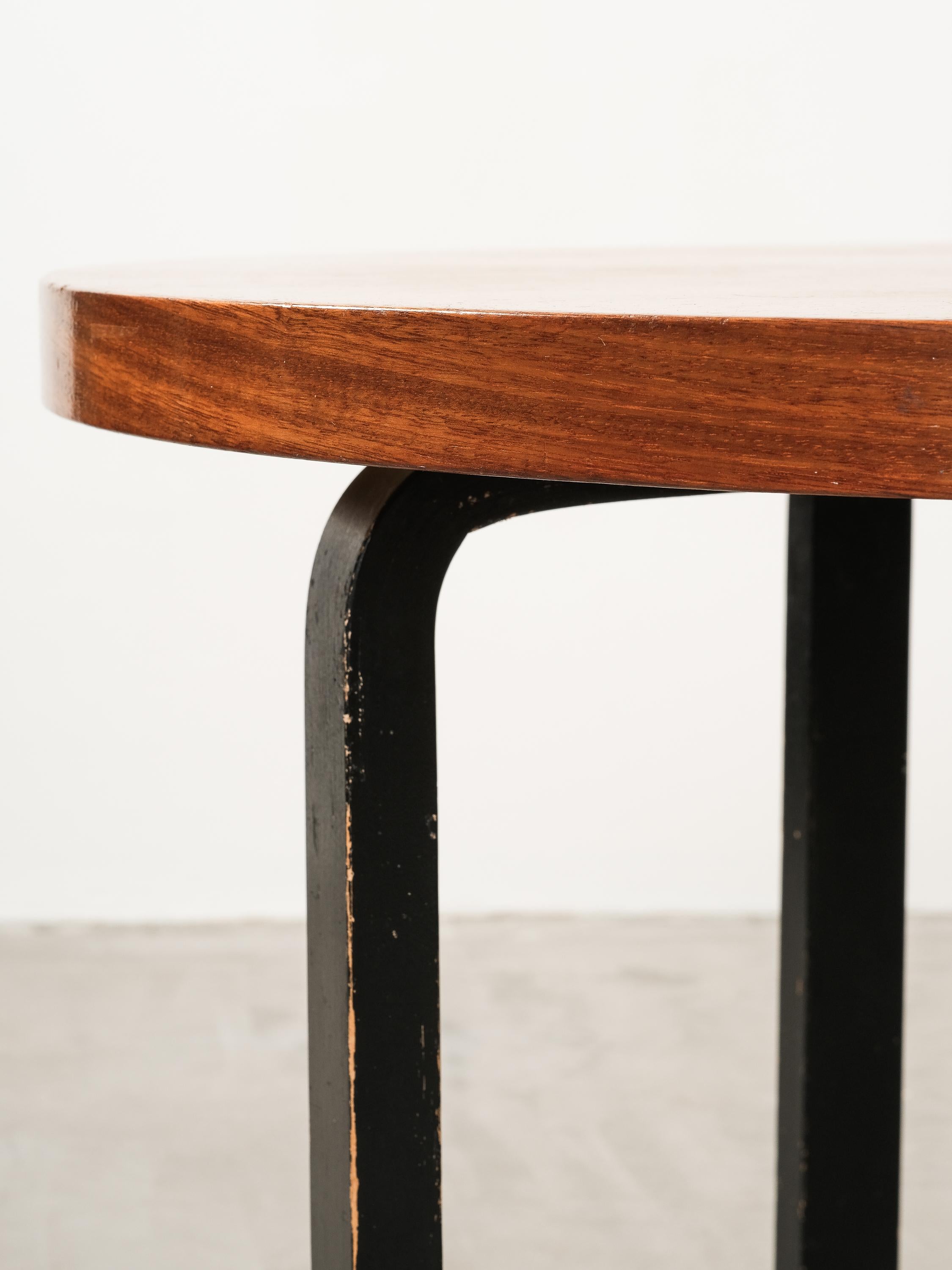 Painted Rare Alvar Aalto Model 90 A Round Dining Room Table for Artek, 1950s For Sale