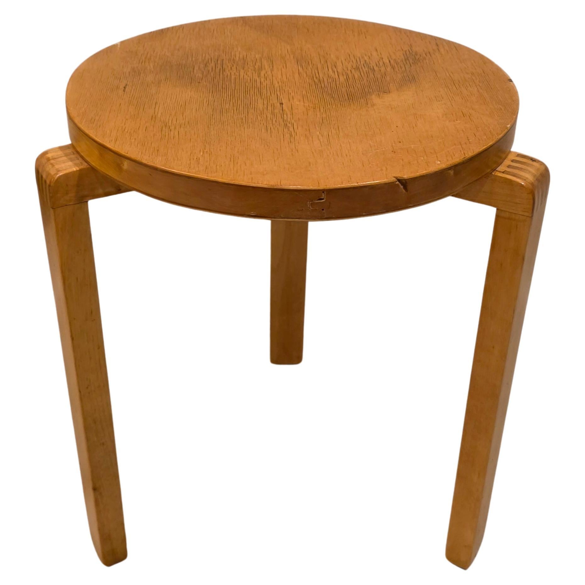Rare Alvar Aalto original condition 1940
s stool 60 with war legs, Artek en venta