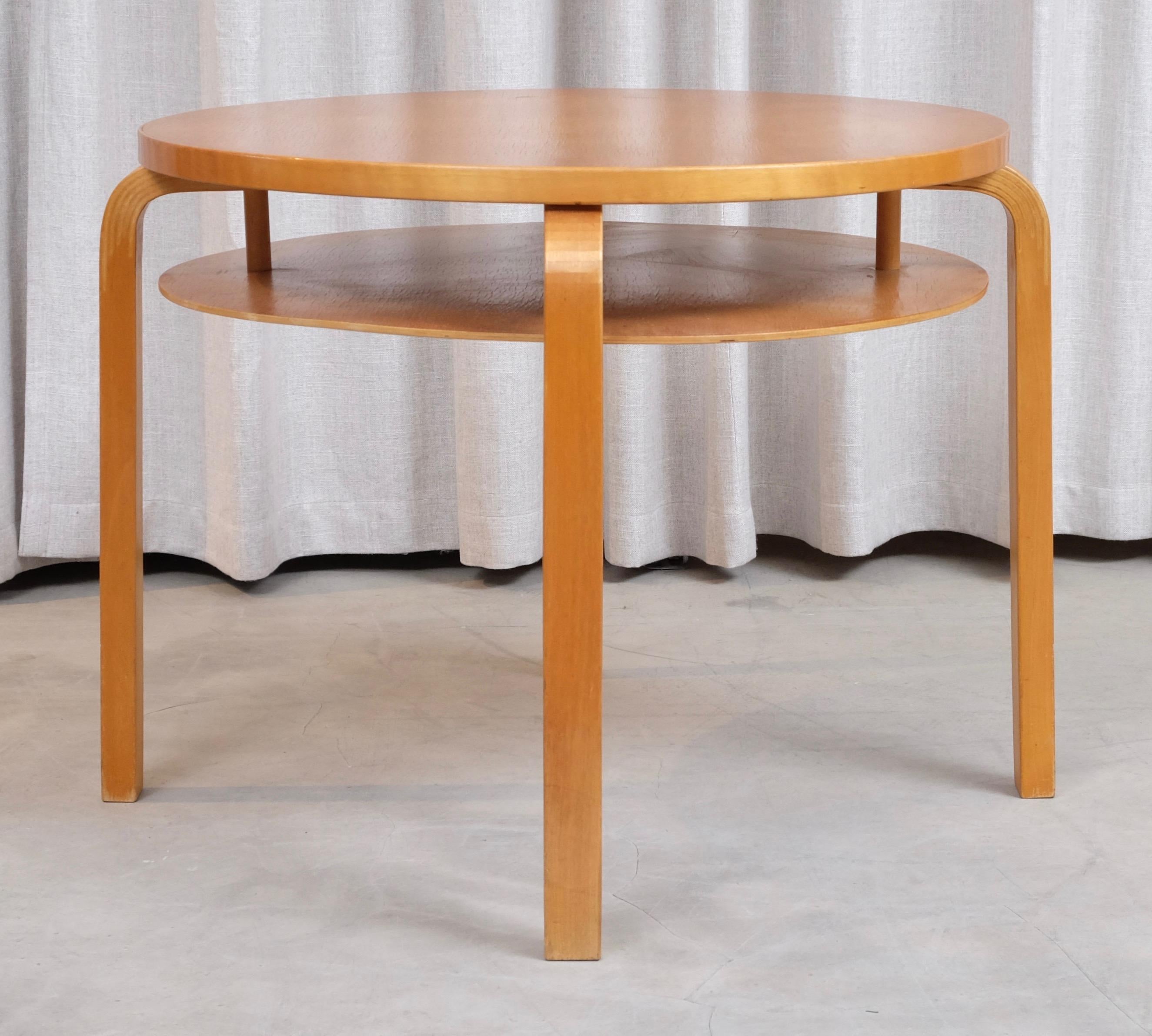 Scandinavian Modern Rare Alvar Aalto Table 907 Produced by Artek, 1940s
