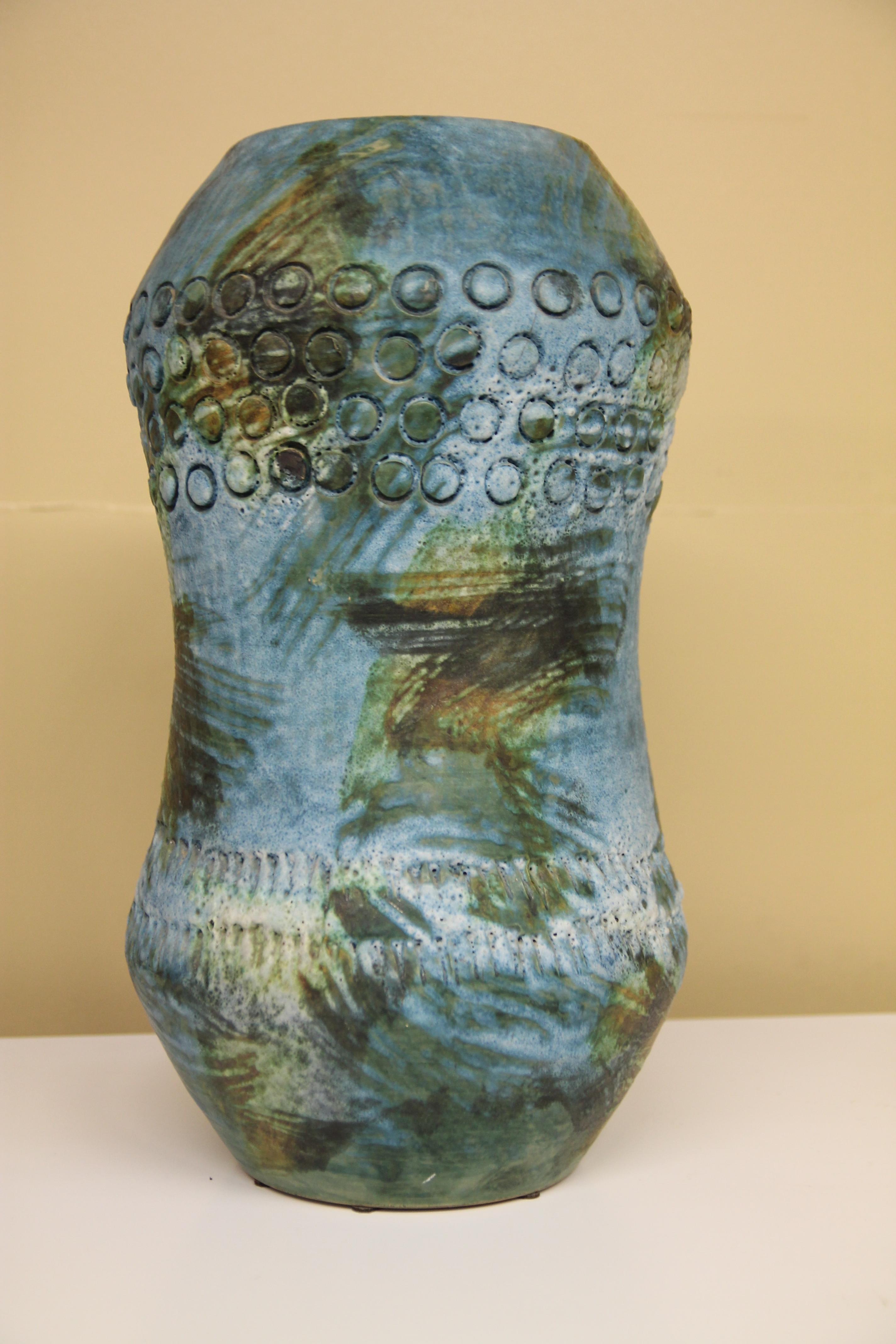 Rarely seen vase this size by Alvino Bagni for Raymor. This 17 inch tall vase is from the 