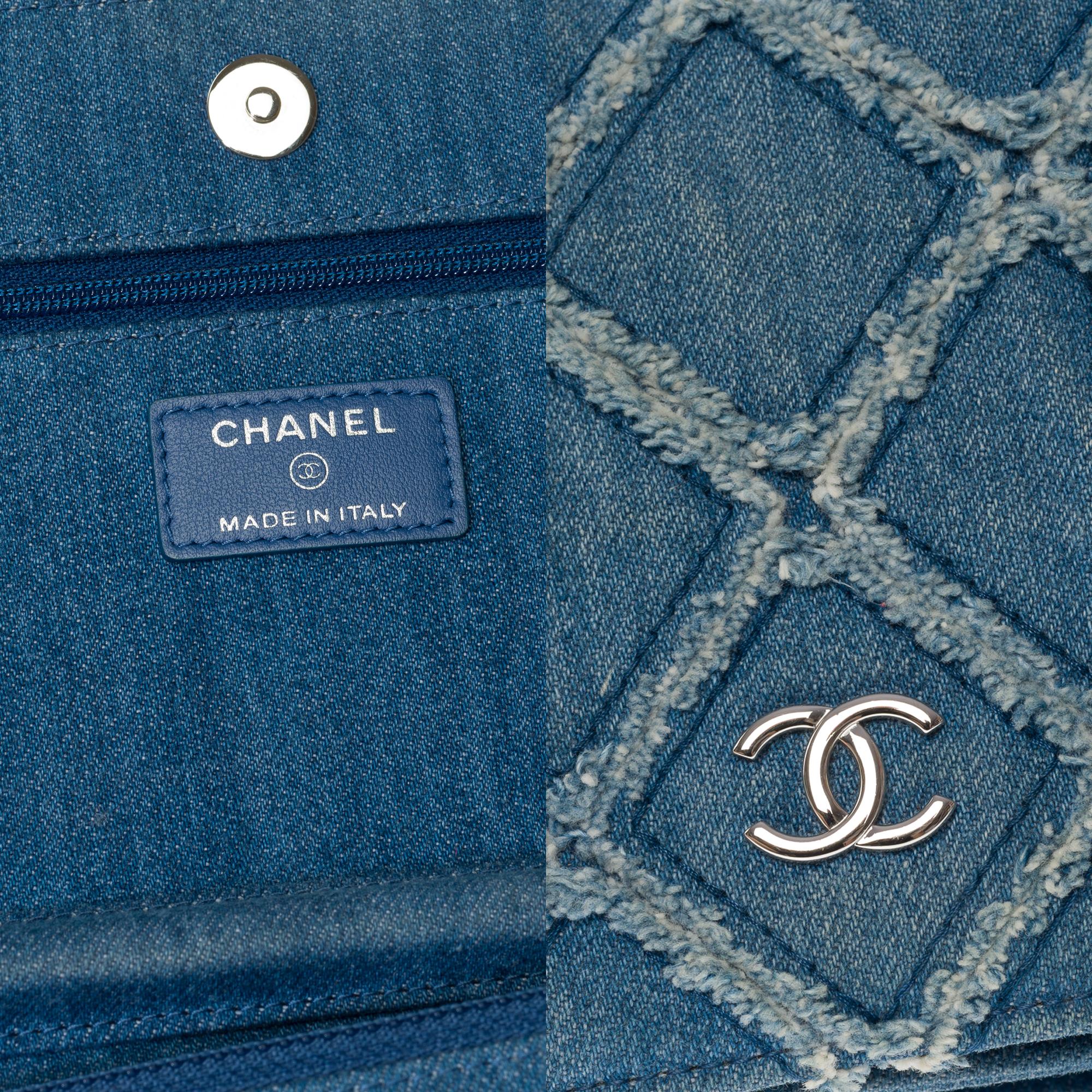 Rare & Amazing Chanel Wallet on Chain (WOC) shoulder bag in Blue denim, SHW 3
