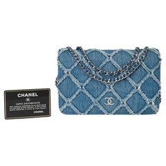 Seltene & erstaunliche Chanel Brieftasche an Kette (WOC) Umhängetasche aus blauem Denim, SHW
