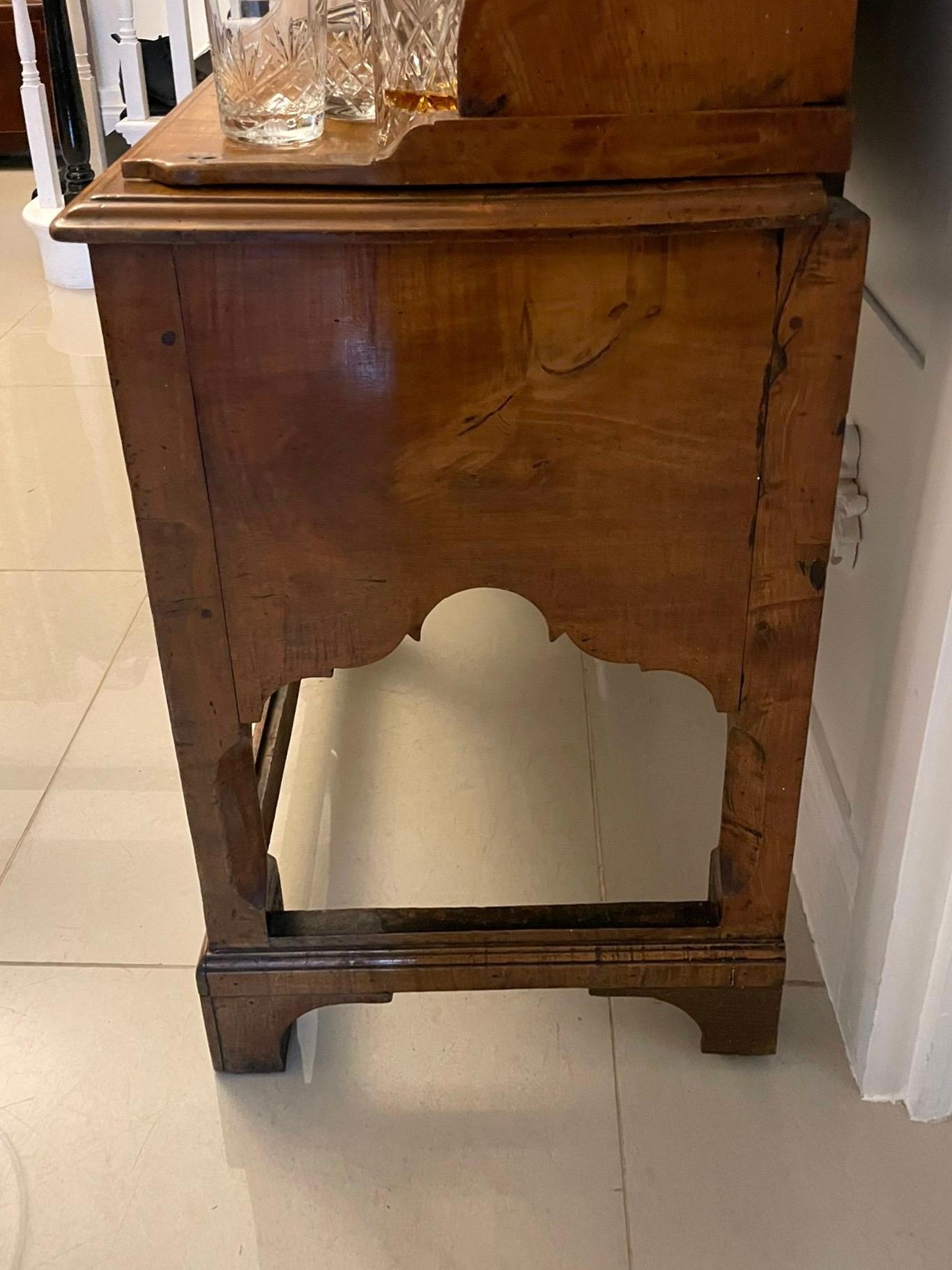 Rare American Antique George III Quality Solid Maple Wood Dresser and Rack For Sale 2