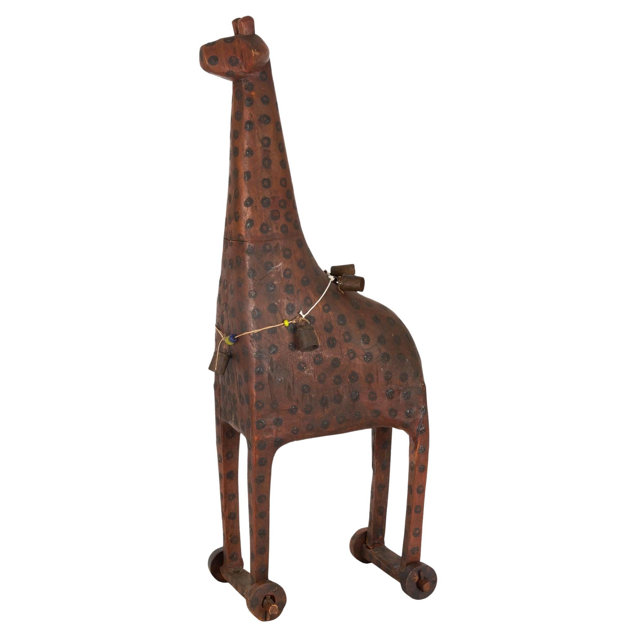 Rara scultura di giraffa dipinta in stile folk americano, Pennsylvania, 1850 ca.