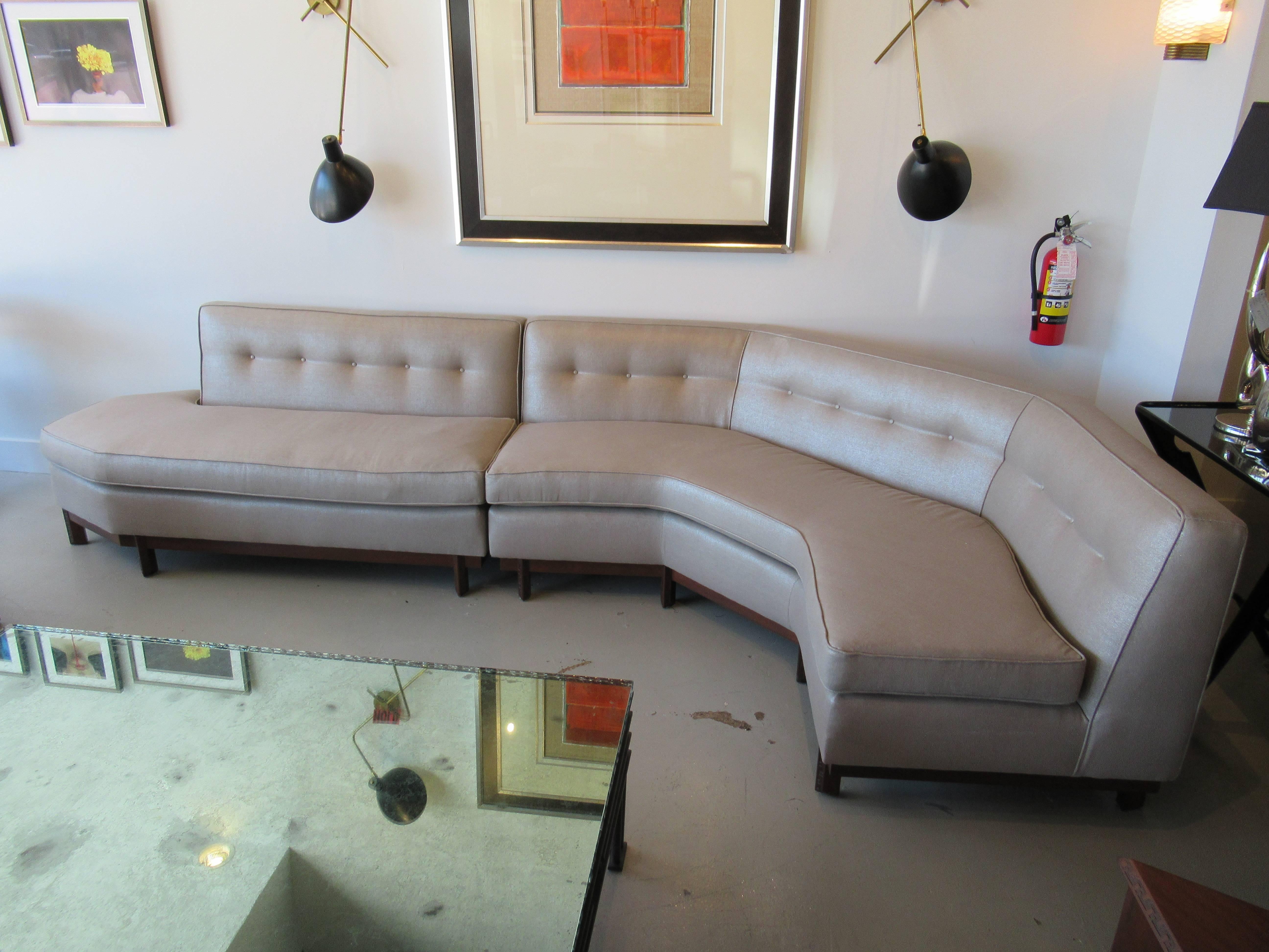American modern upholstered sectional sofa, 1950s, Frank Lloyd Wright for Heritage Henredon. Taliesin collection.