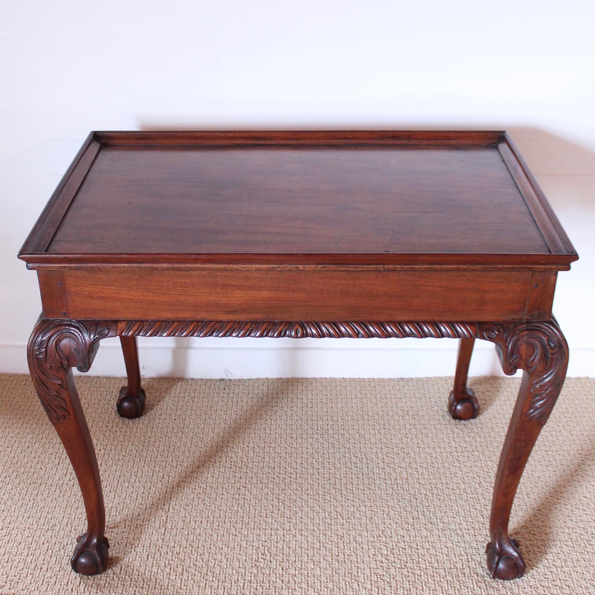 Rare American (New York)  Chippendale Mahogany Tray Top Tea Table, 18th Century For Sale 5