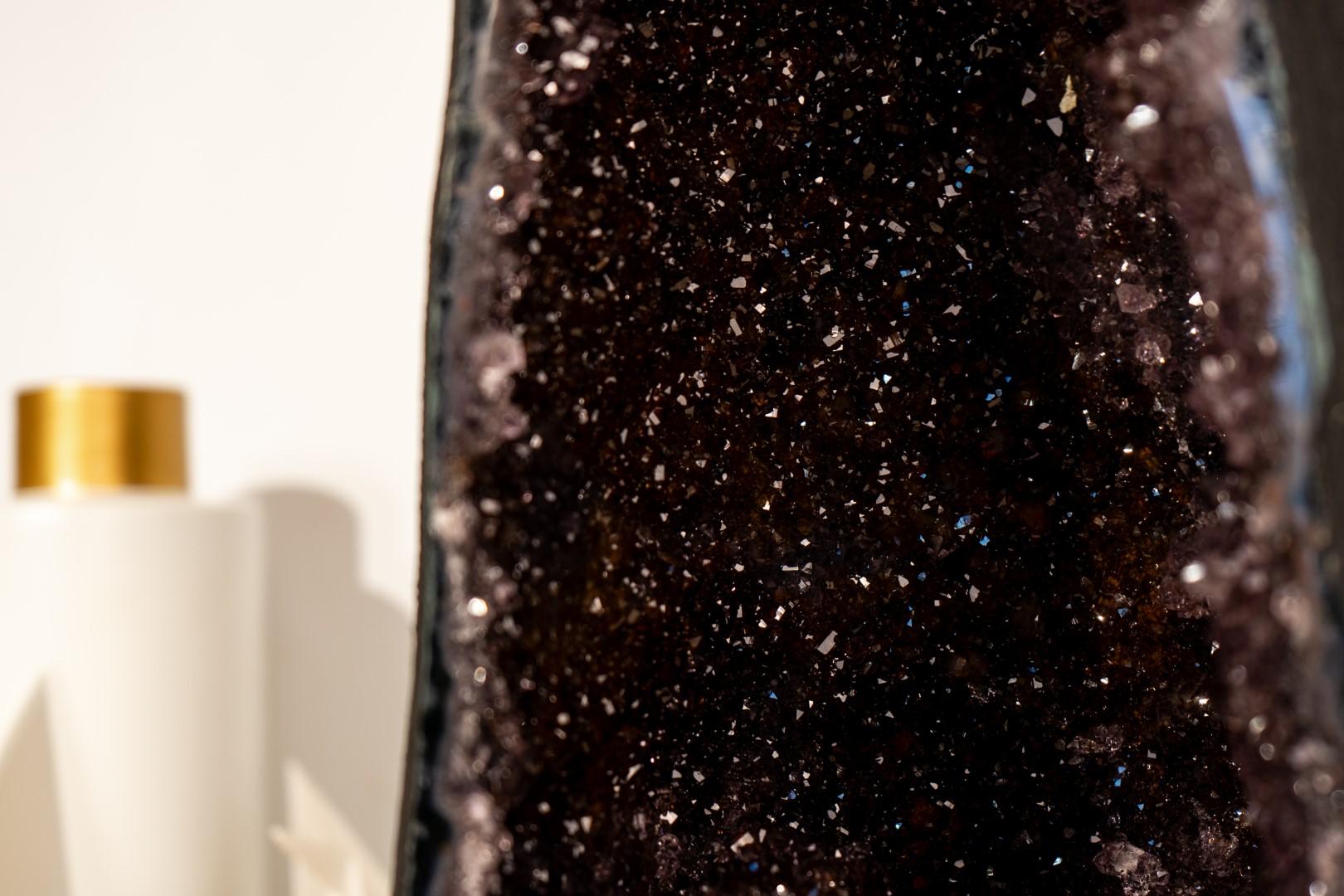 Geoda Catedral de Amatista con Rara Drusa Galaxia Negra Siglo XXI y contemporáneo