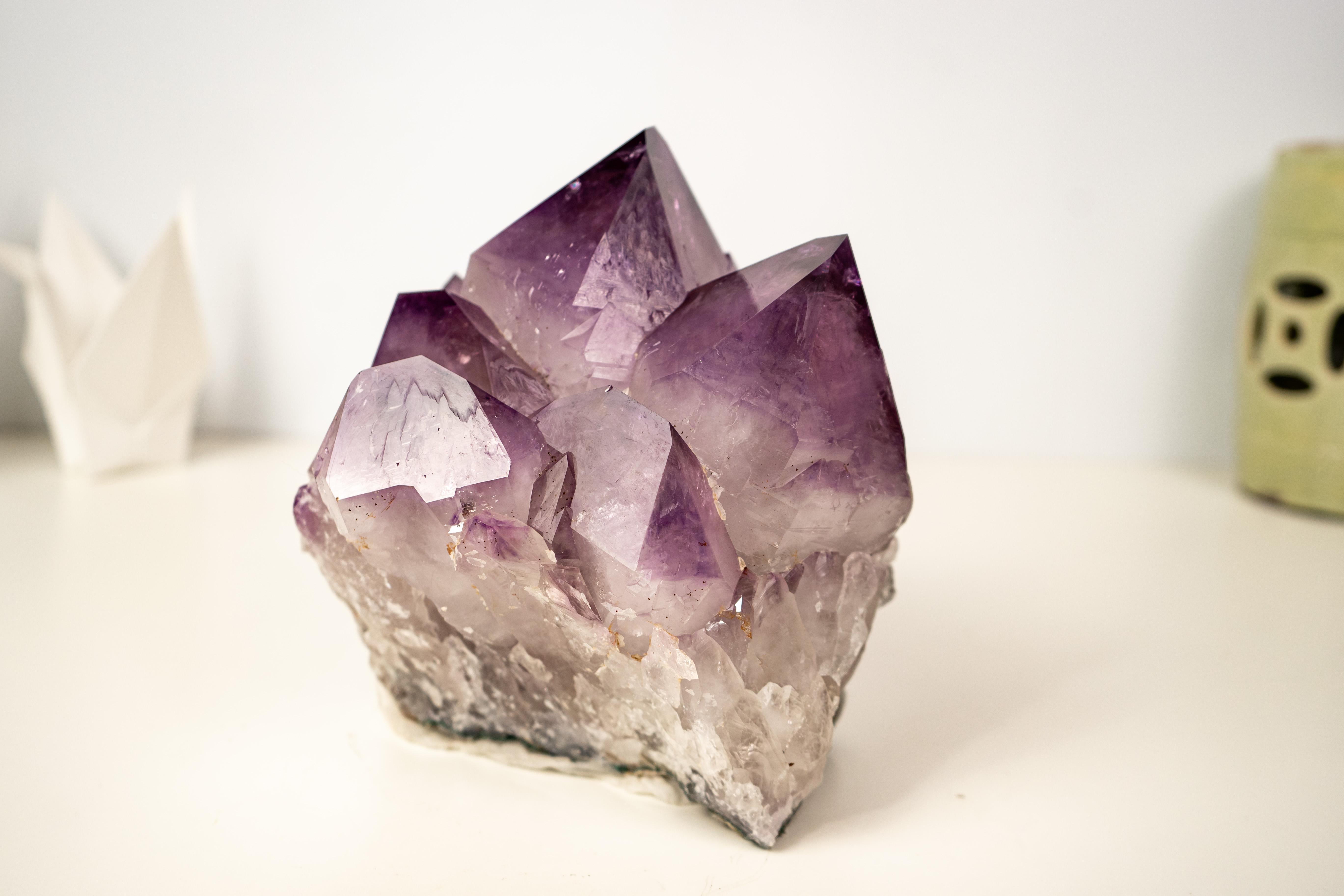 Brasiliano Raro cluster di ametista con punte di cristallo viola X-Large in vendita