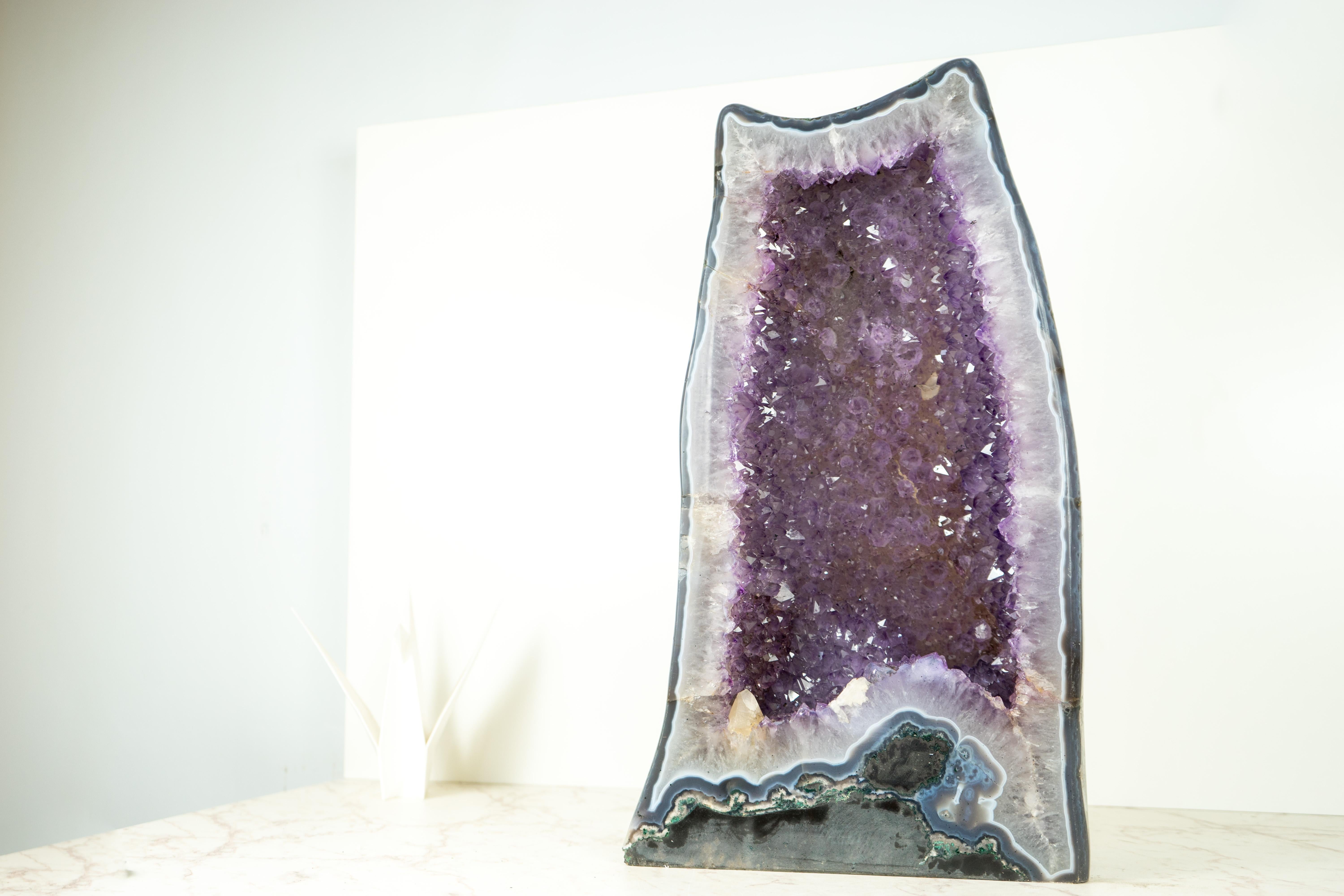 Rara Geoda de Amatista con Amatista Lavanda y Reverso Pulido Paisajista en venta 4