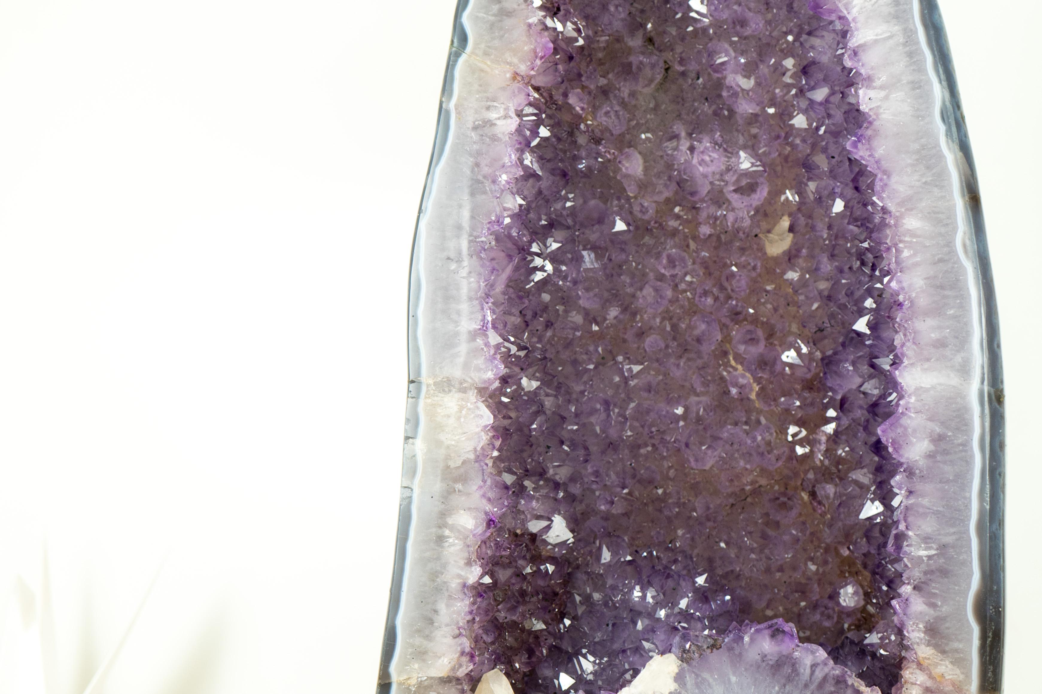 Rara Geoda de Amatista con Amatista Lavanda y Reverso Pulido Paisajista en venta 5