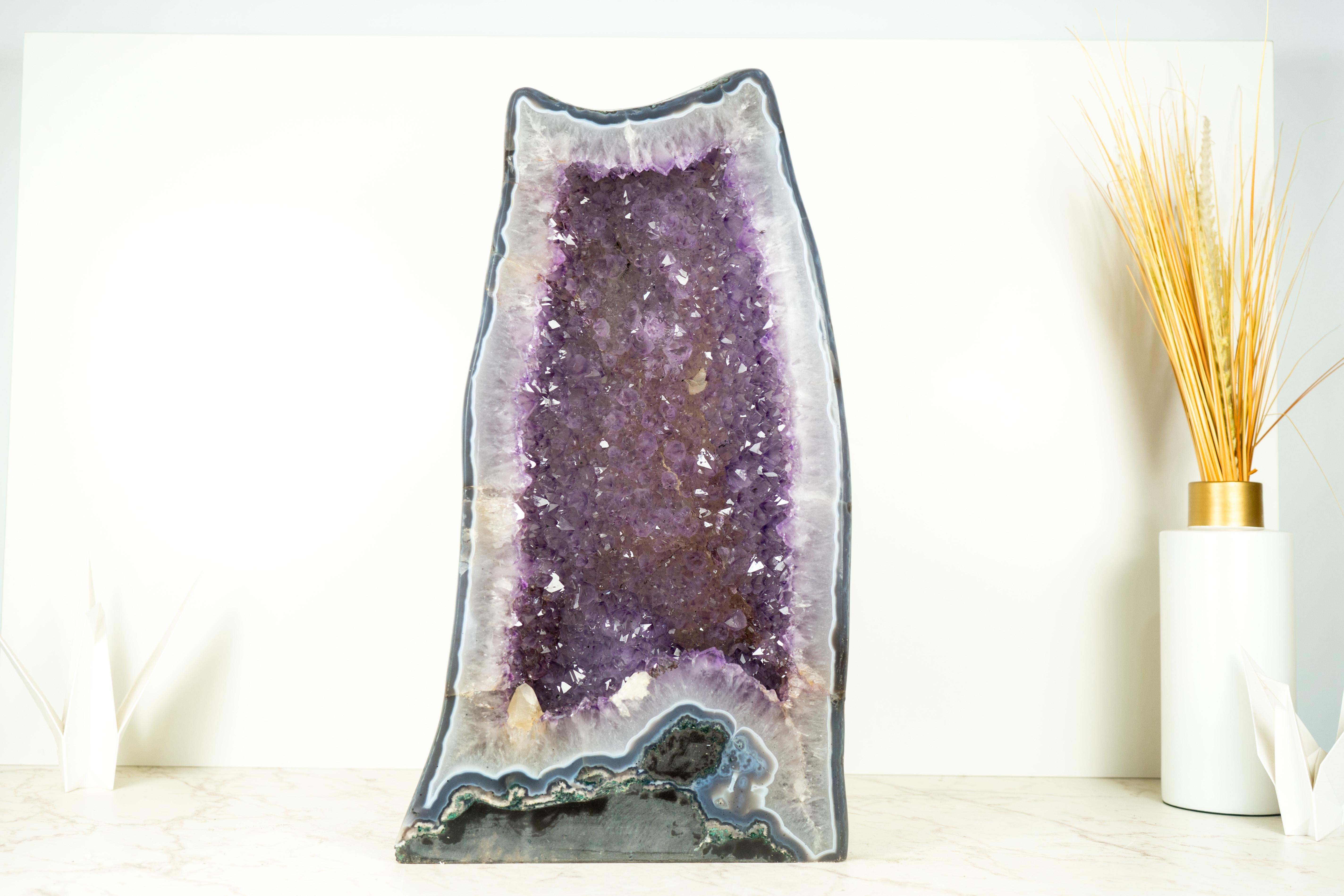 Rara Geoda de Amatista con Amatista Lavanda y Reverso Pulido Paisajista Brasileño en venta