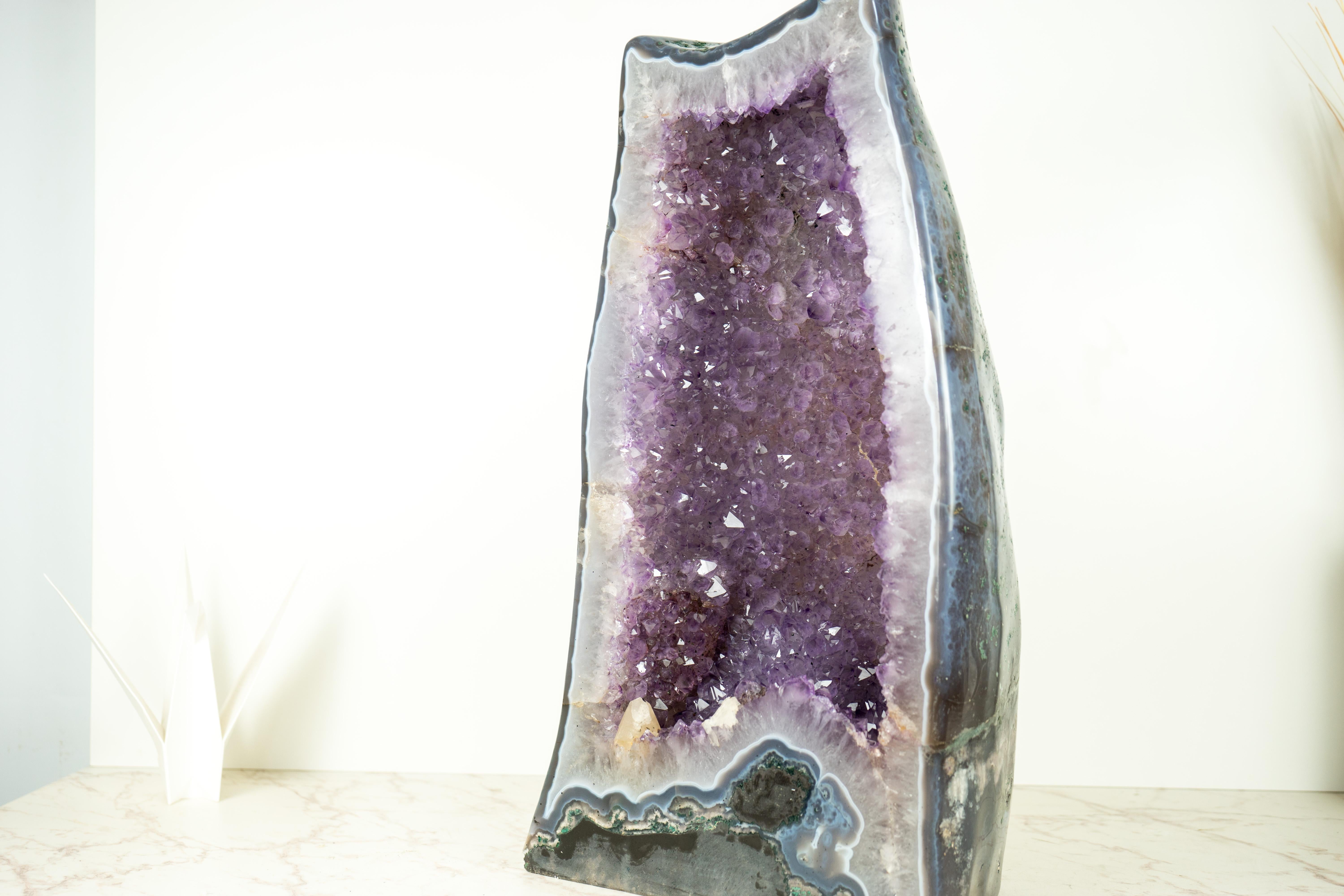 Rara Geoda de Amatista con Amatista Lavanda y Reverso Pulido Paisajista en Nuevo estado para la venta en Ametista Do Sul, BR