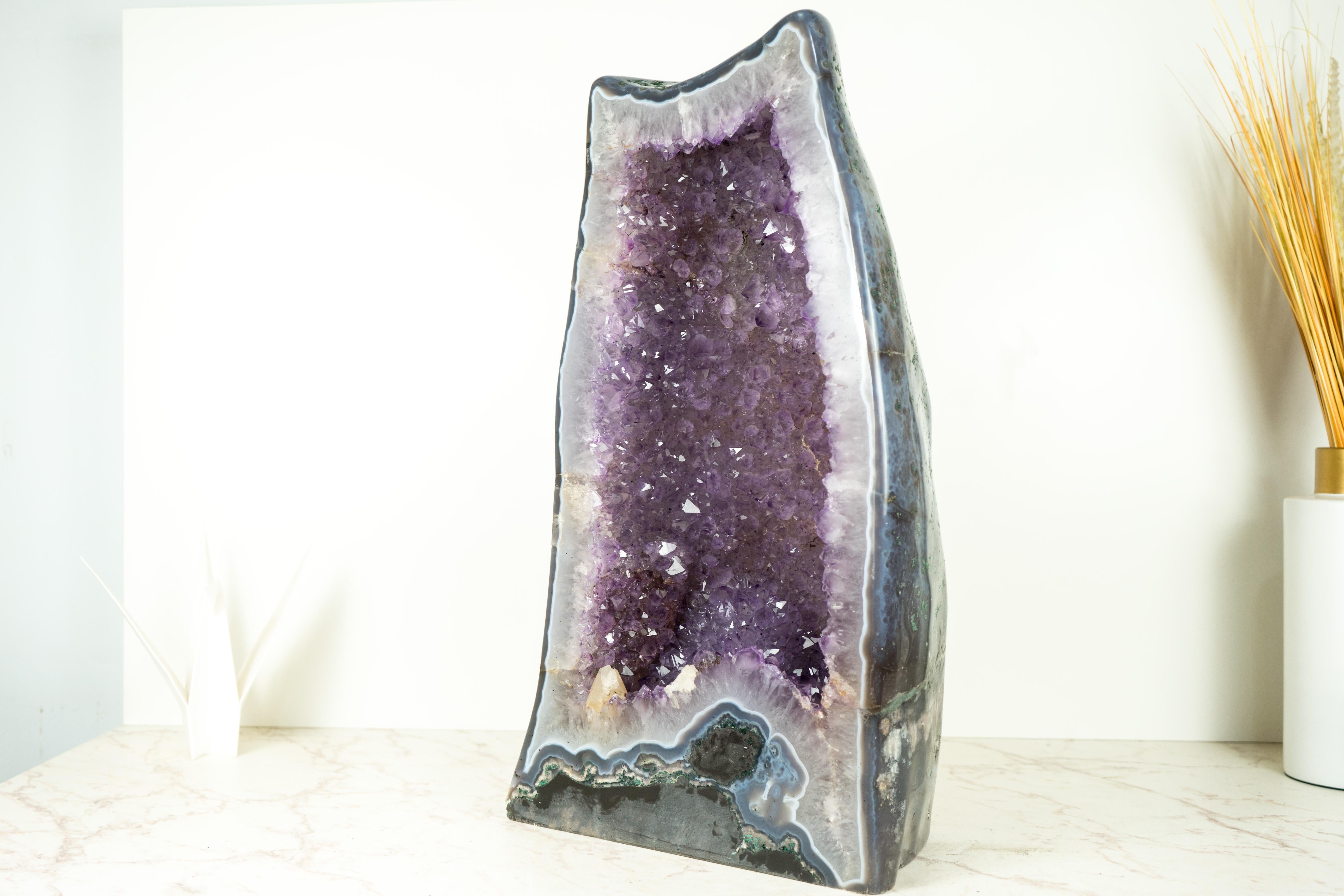 Rara Geoda de Amatista con Amatista Lavanda y Reverso Pulido Paisajista Ágata en venta