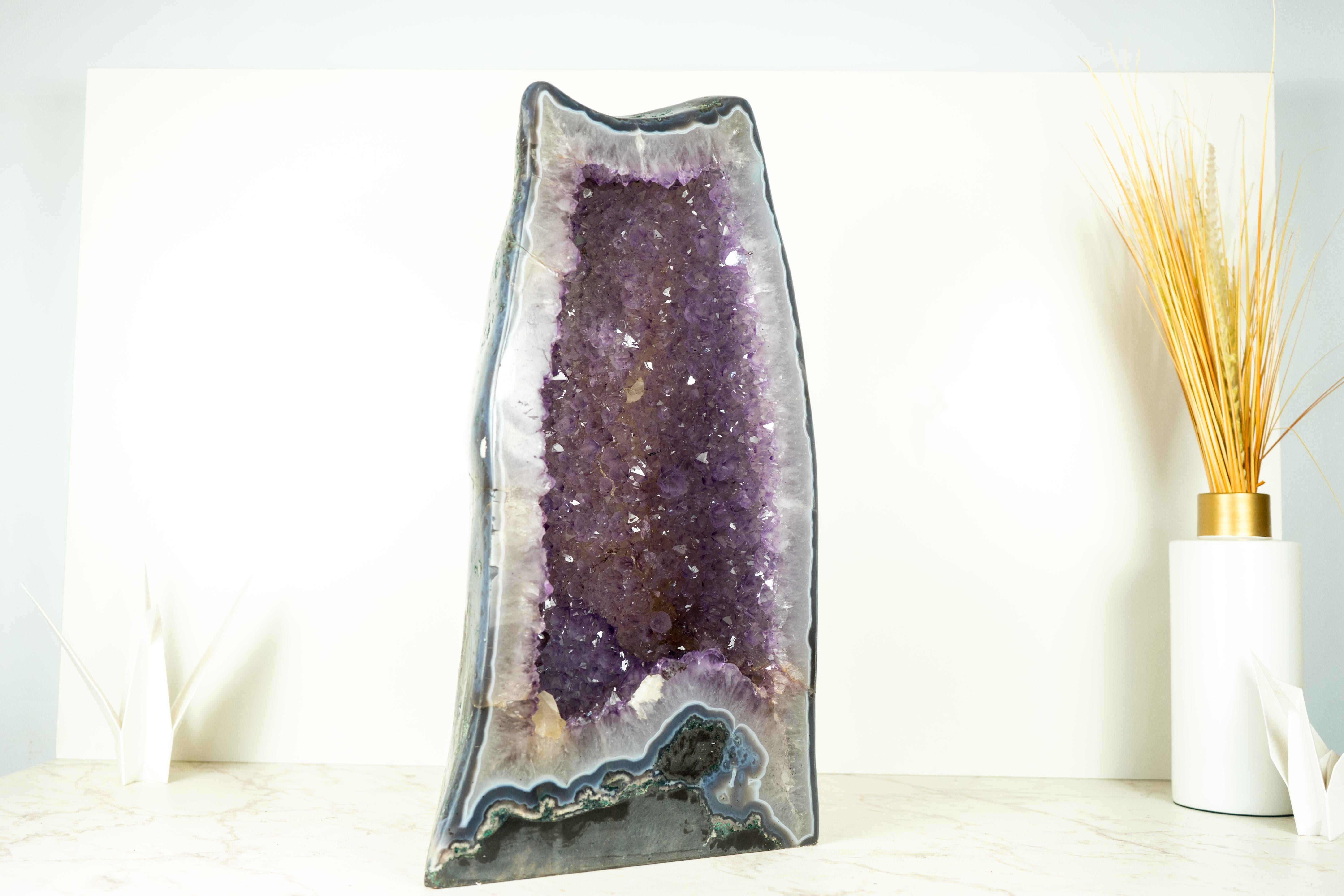 Rara Geoda de Amatista con Amatista Lavanda y Reverso Pulido Paisajista en venta 2