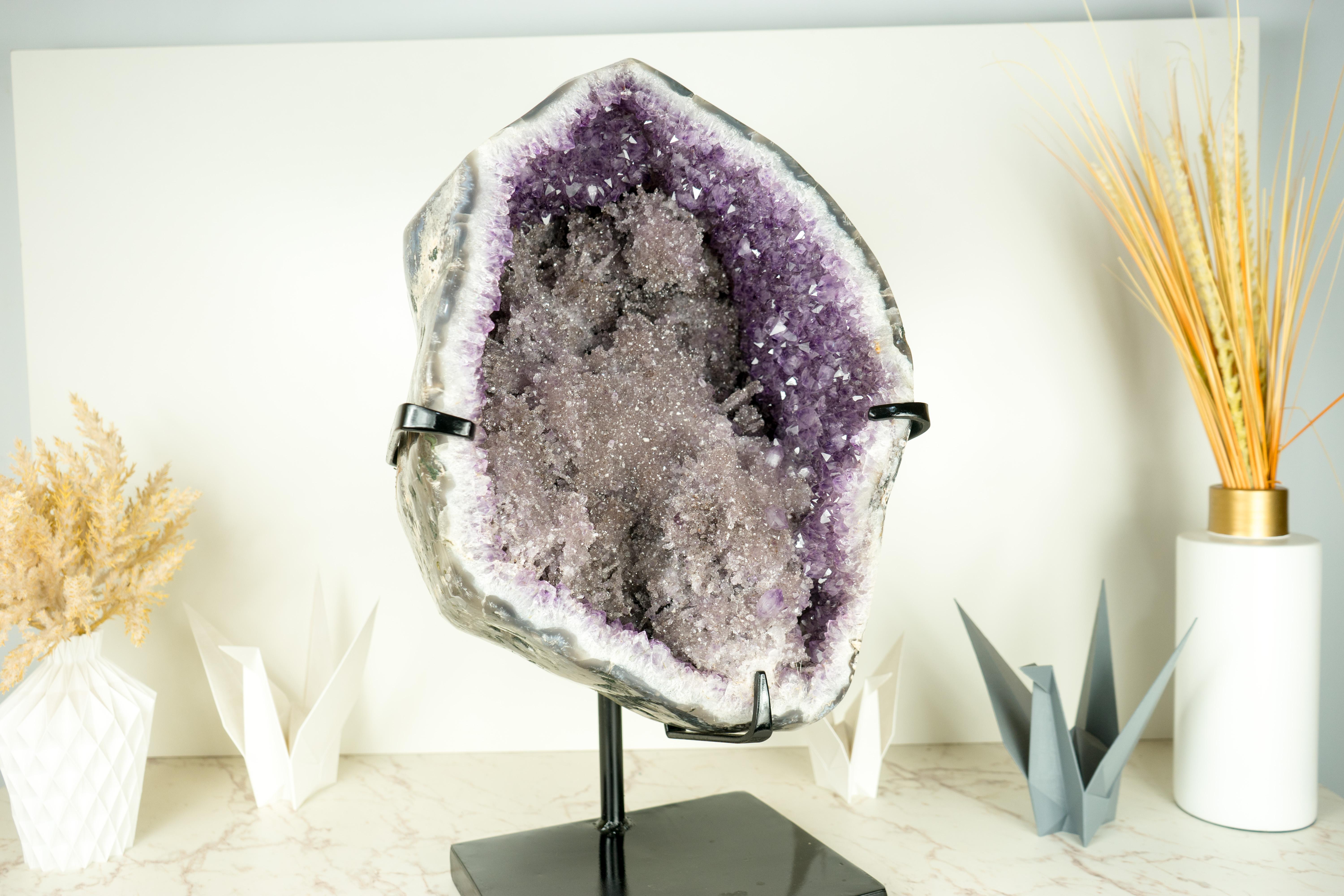 Rare Amethyst Geode with Rosette Crystals and Herkimer Diamond-like Clarity  In Distressed Condition For Sale In Ametista Do Sul, BR