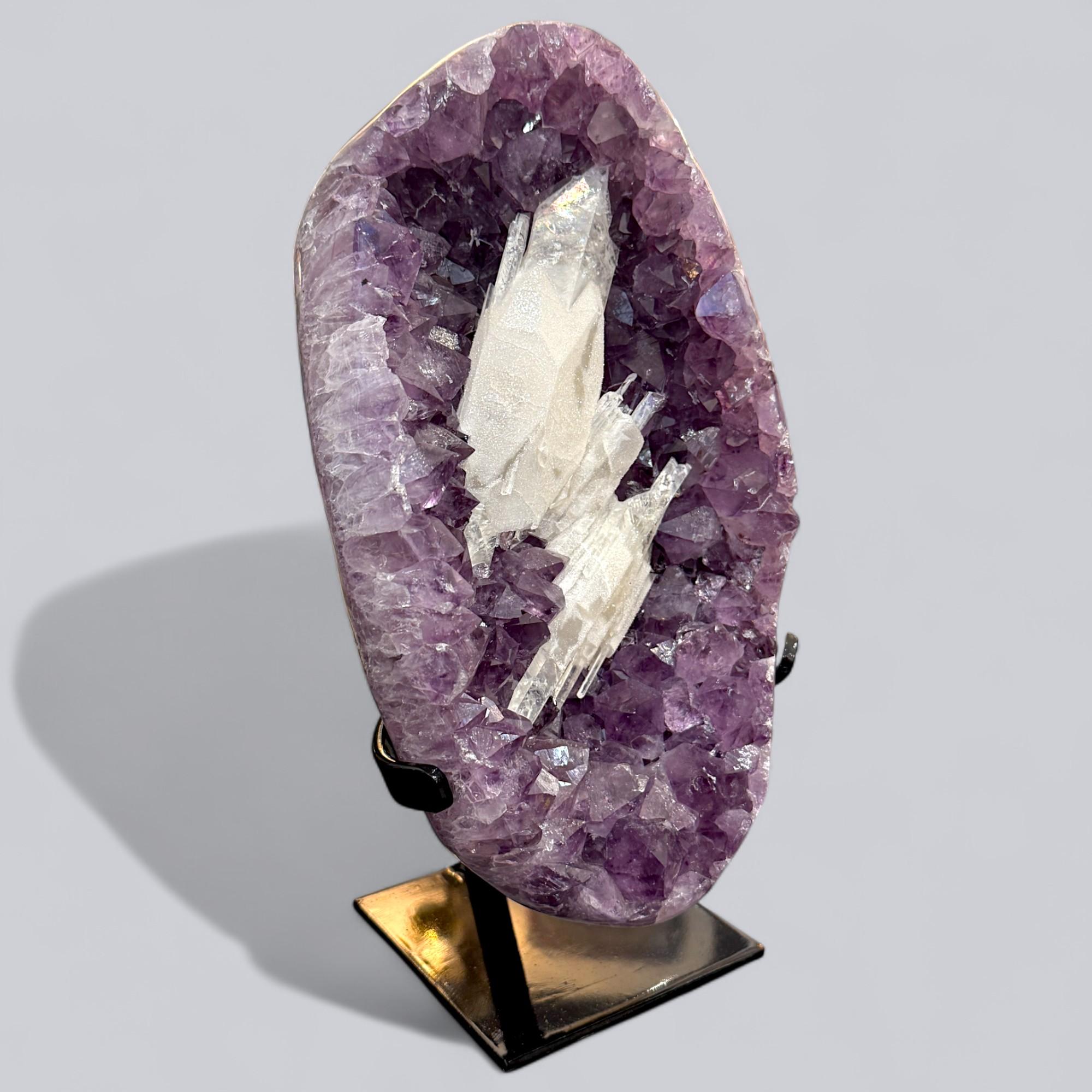 Raro espécimen de estalactita amatista con cristales de calcita - Uruguay en venta 4